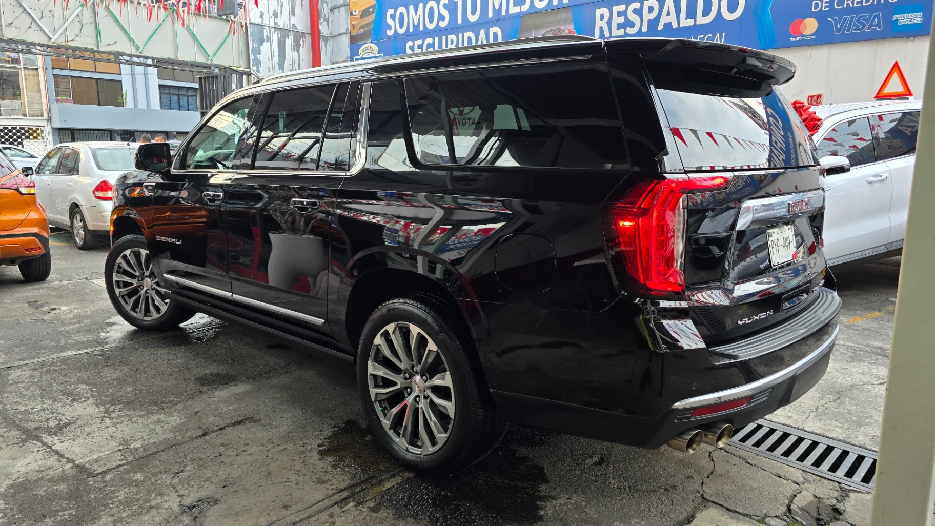 GMC Yukon Denali XL - imagen 2