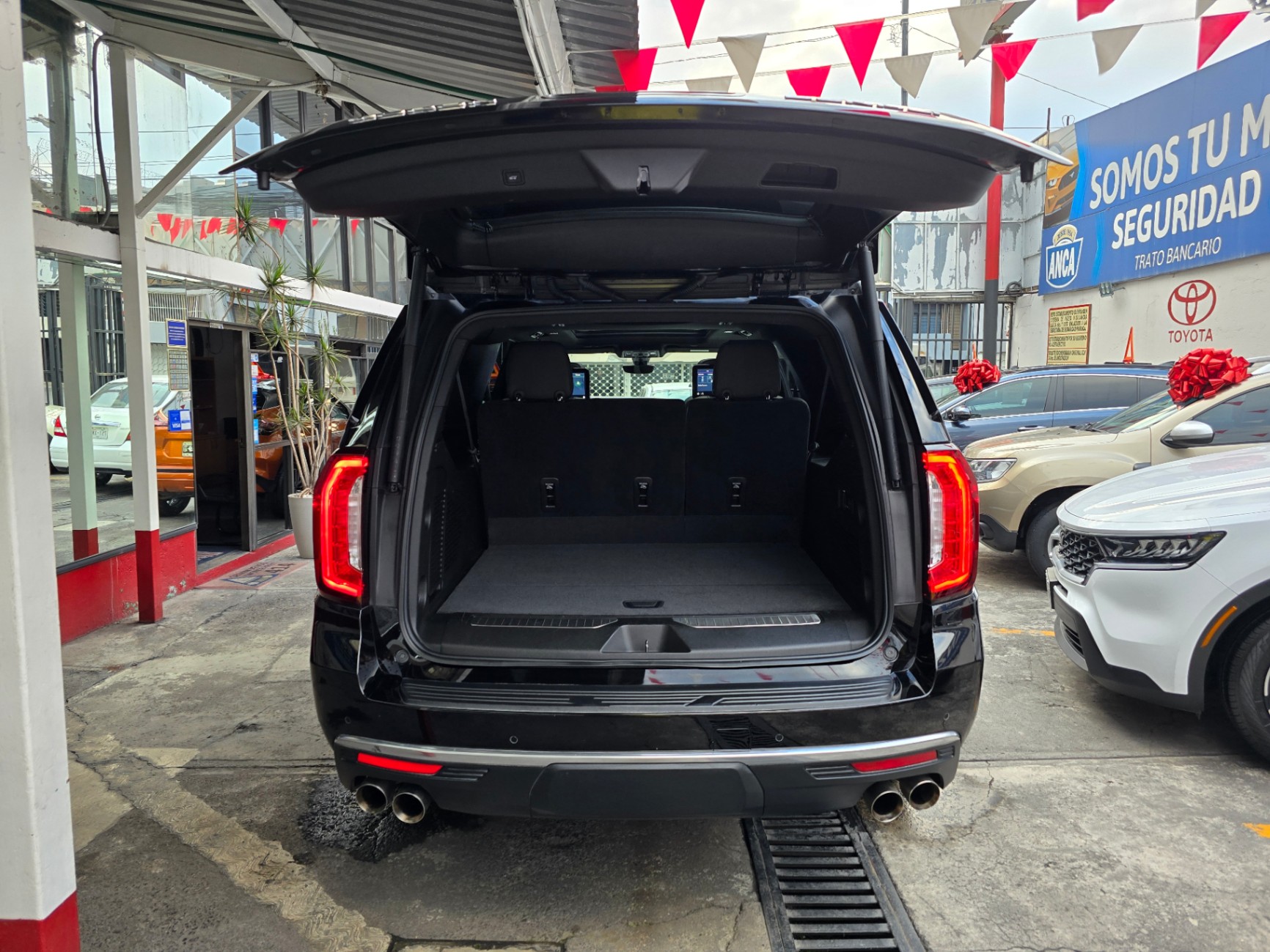 GMC Yukon Denali XL - imagen 11