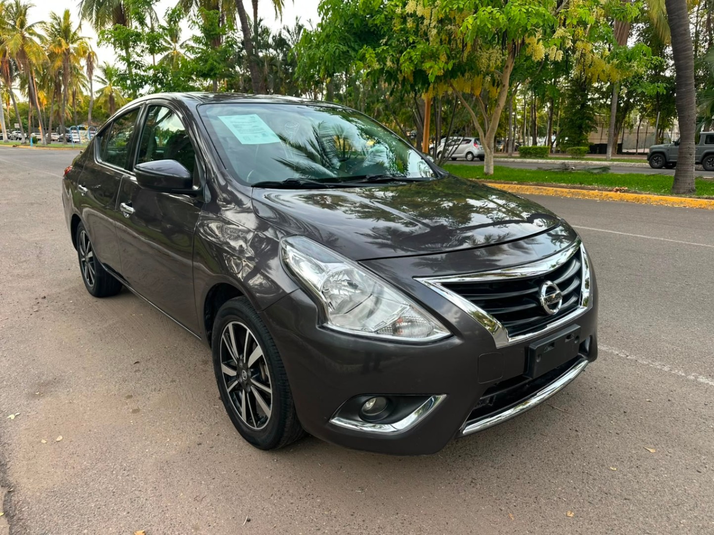 2019 Nissan VERSA EXLCUSIVE thumbnail 2