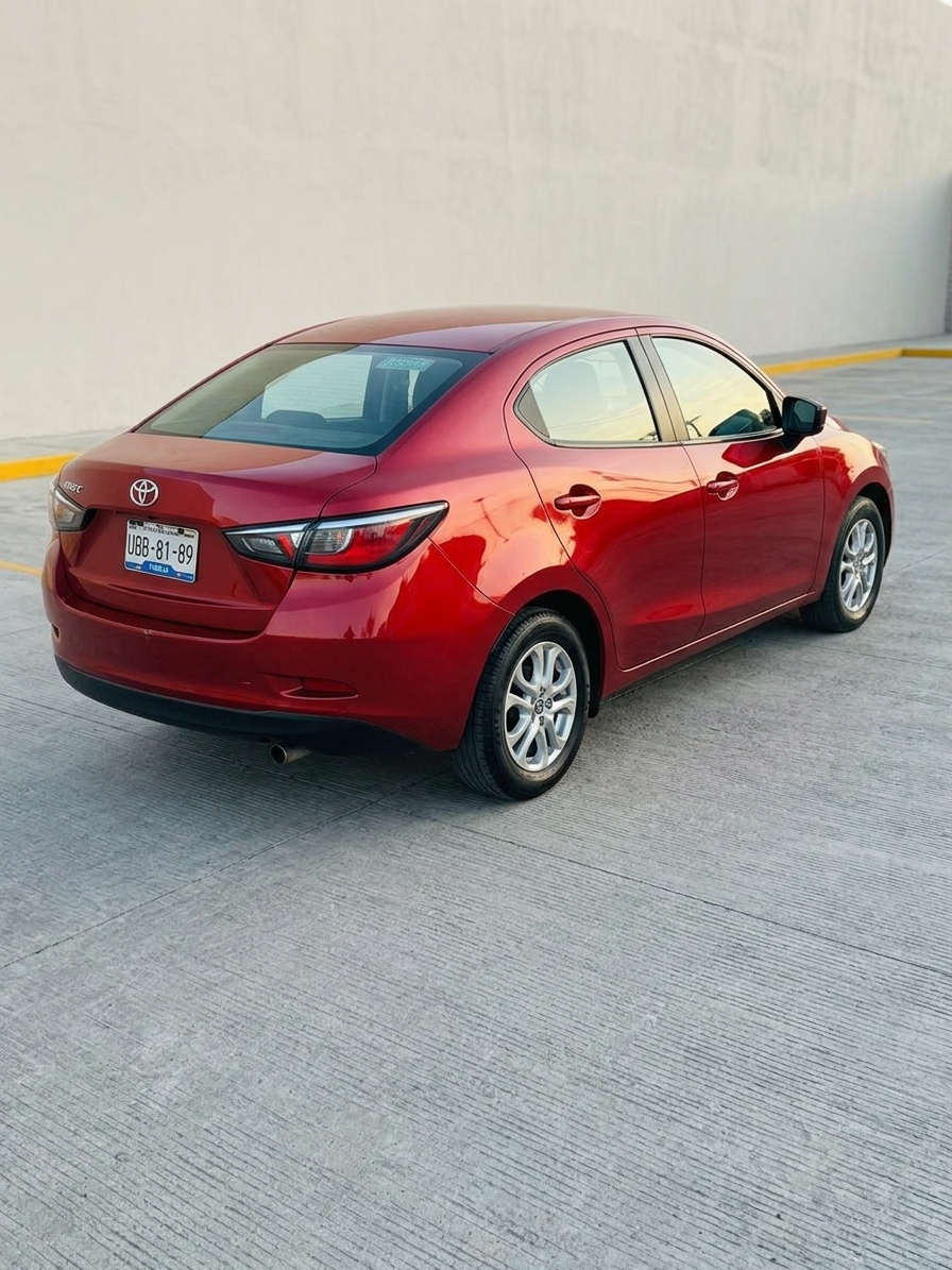 Toyota Yaris R 2016 thumbnail 2