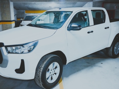 2022 Toyota HILUX SR