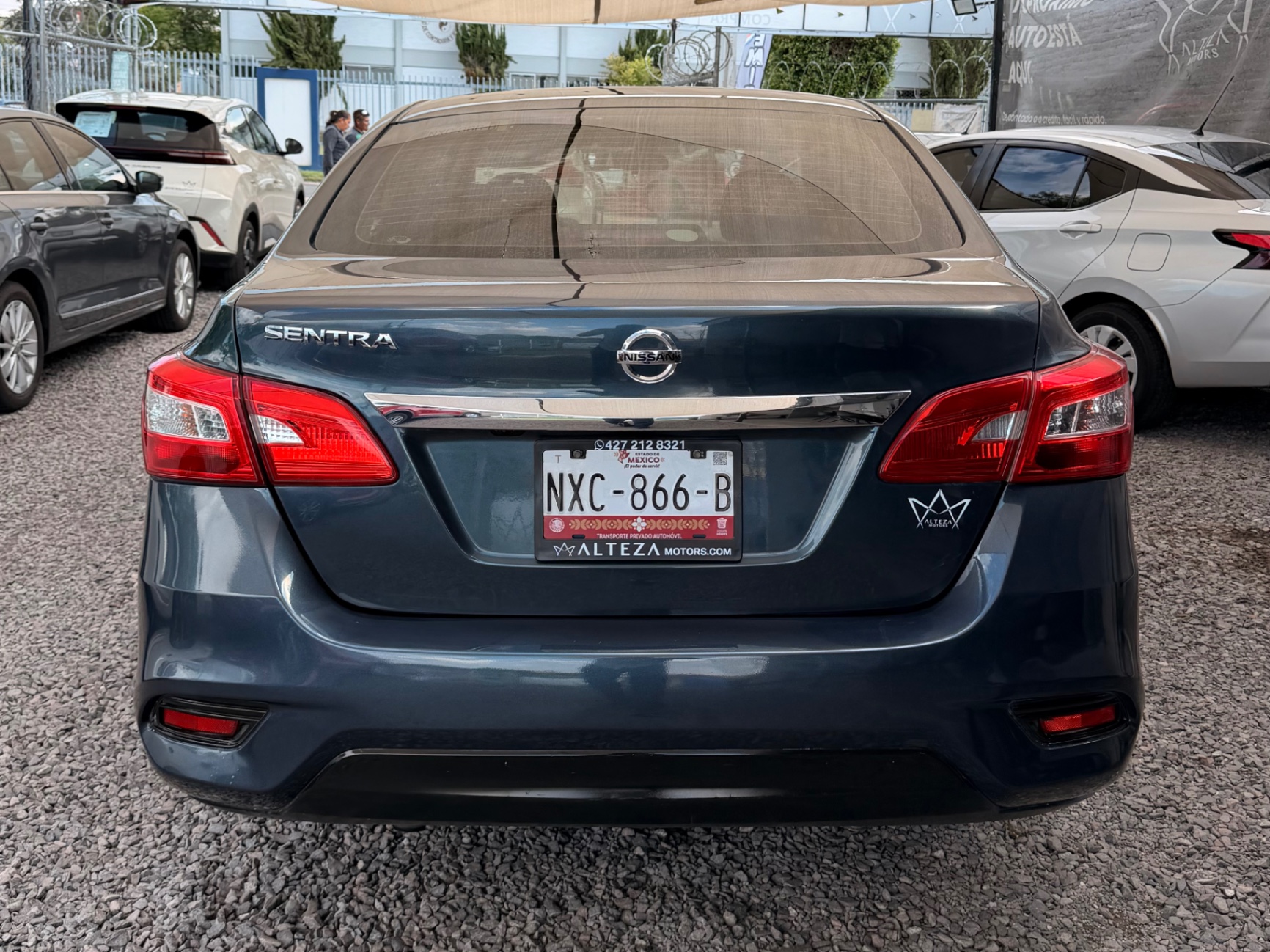 2018 Nissan Sentra Advance Mt miniatura 4