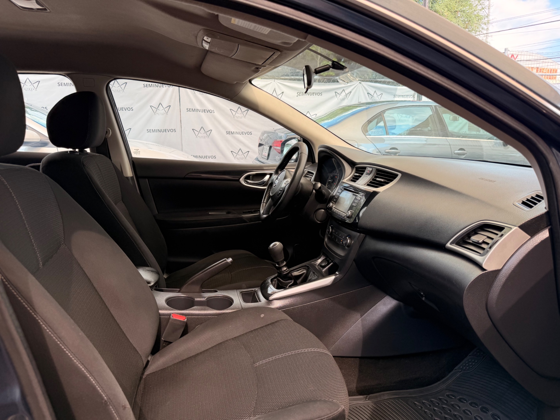 2018 Nissan Sentra Advance Mt miniatura 8