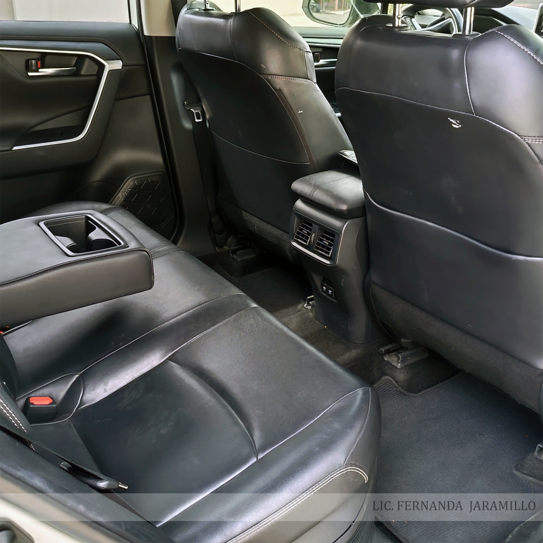 2019 Toyota RAV4 LIMITED HYBRID foto 8