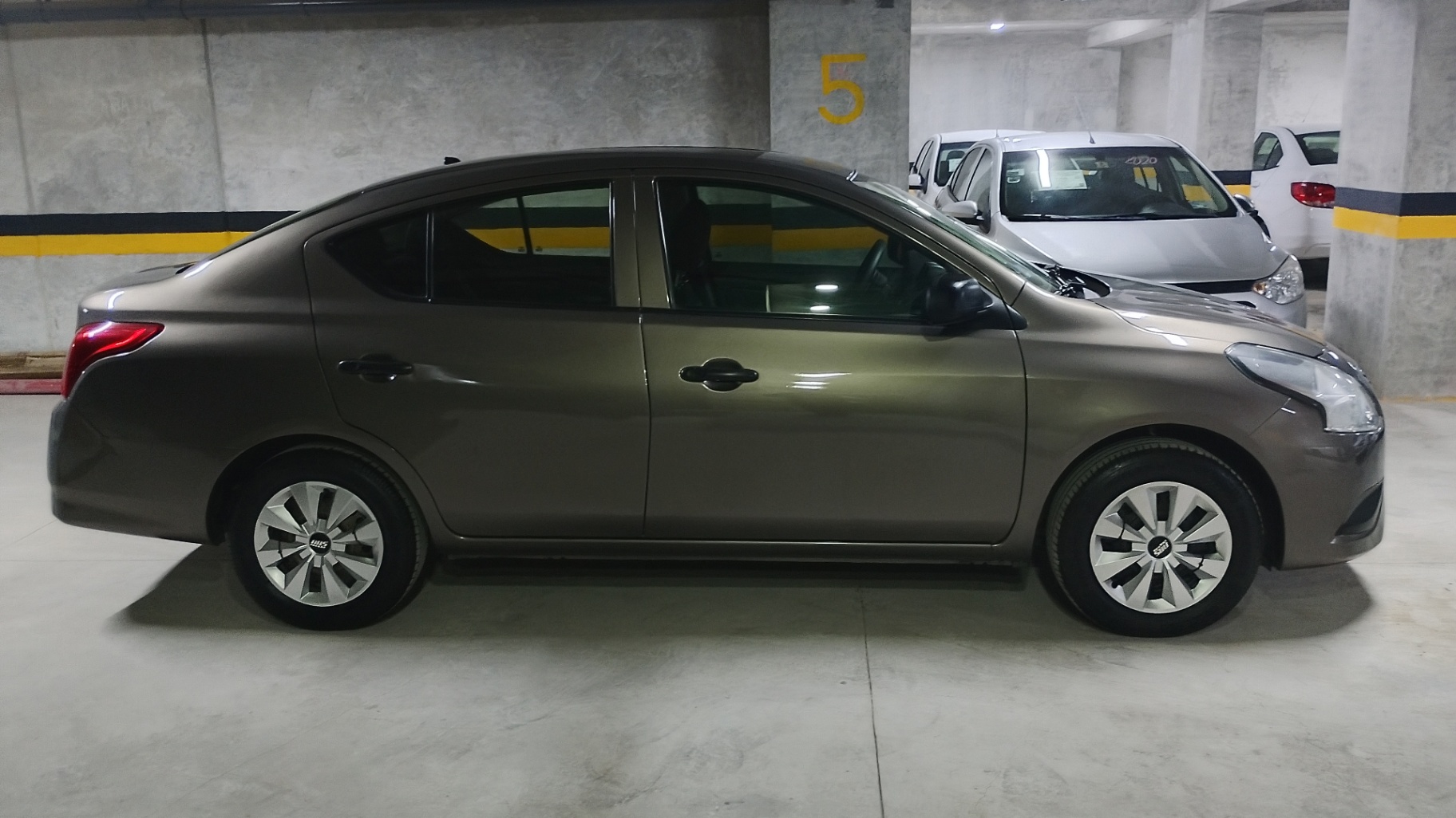 Nissan VERSA V-DRIVE 2020 miniatura 2