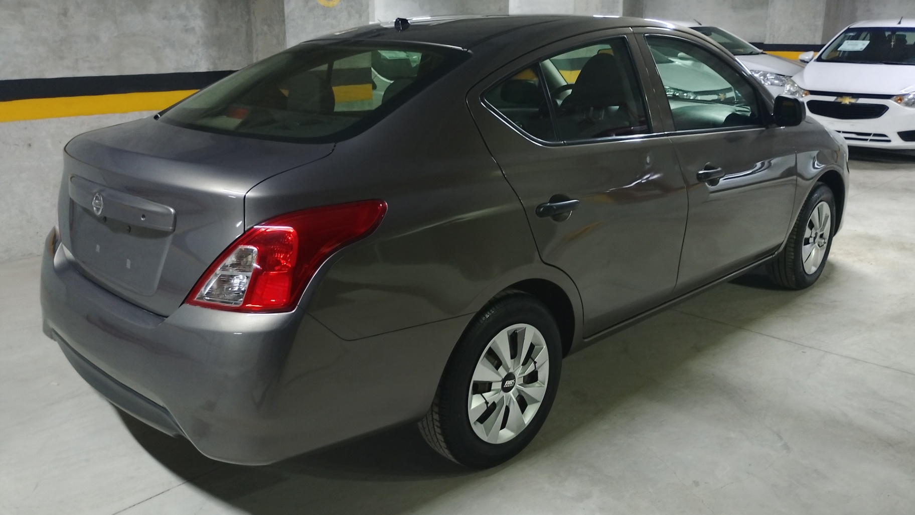 Nissan VERSA V-DRIVE 2020 miniatura 3