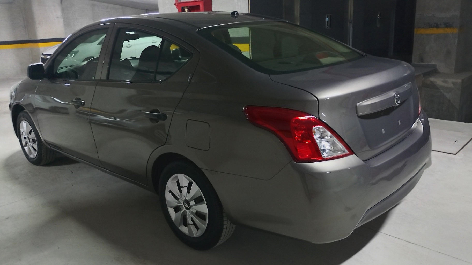 Nissan VERSA V-DRIVE 2020 miniatura 5