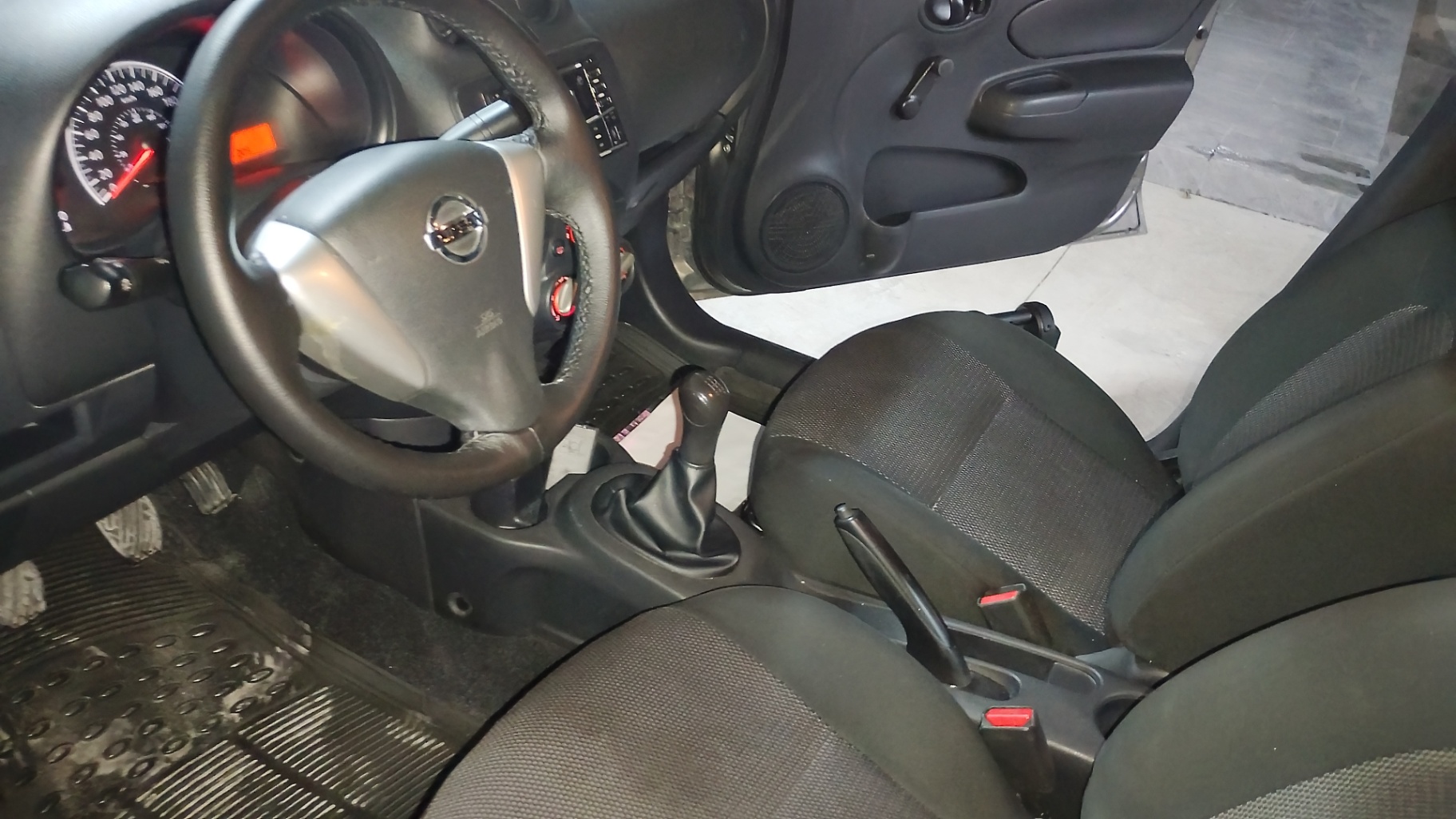 Nissan VERSA V-DRIVE 2020 miniatura 10