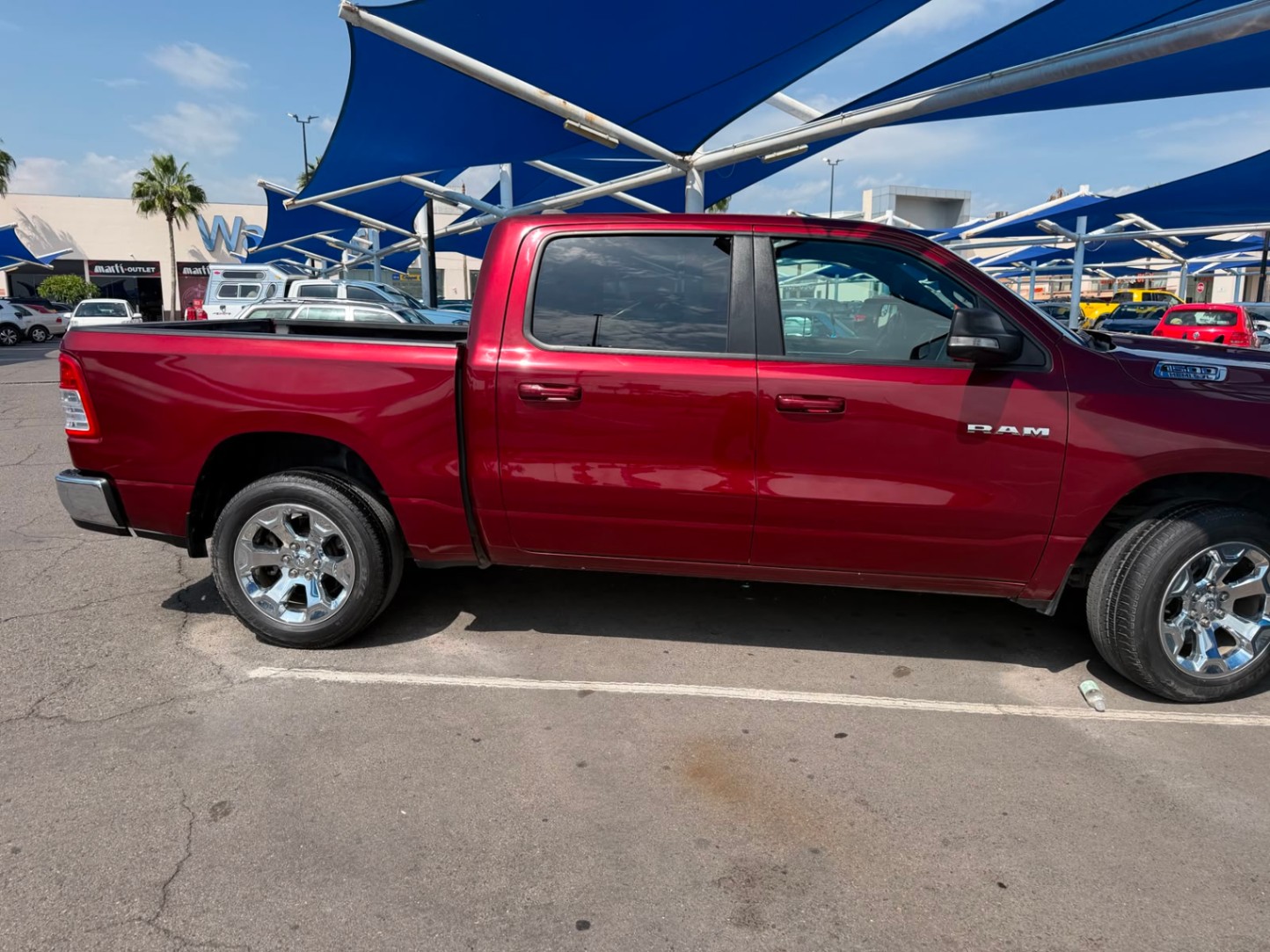 RAM 1500 2021 thumbnail 3