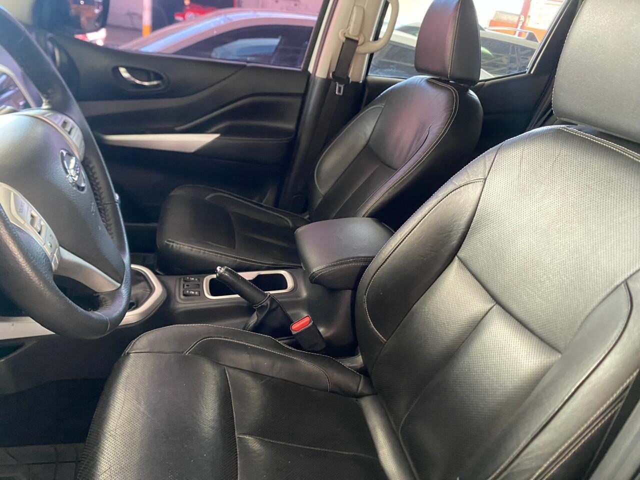 2020 Nissan Frontier Platinum LE thumbnail 7