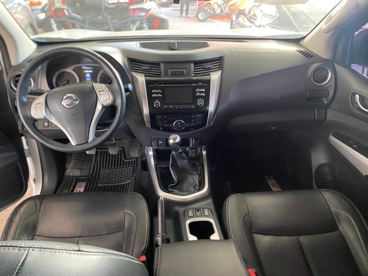2020 Nissan Frontier Platinum LE thumbnail 9