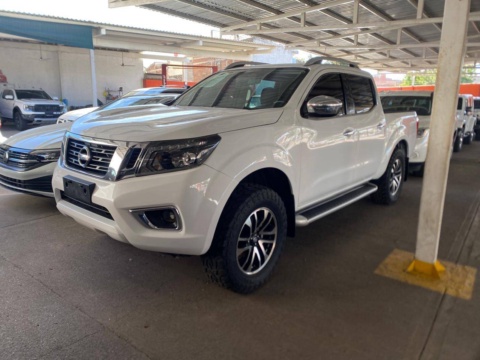 2020 Nissan Frontier Platinum LE