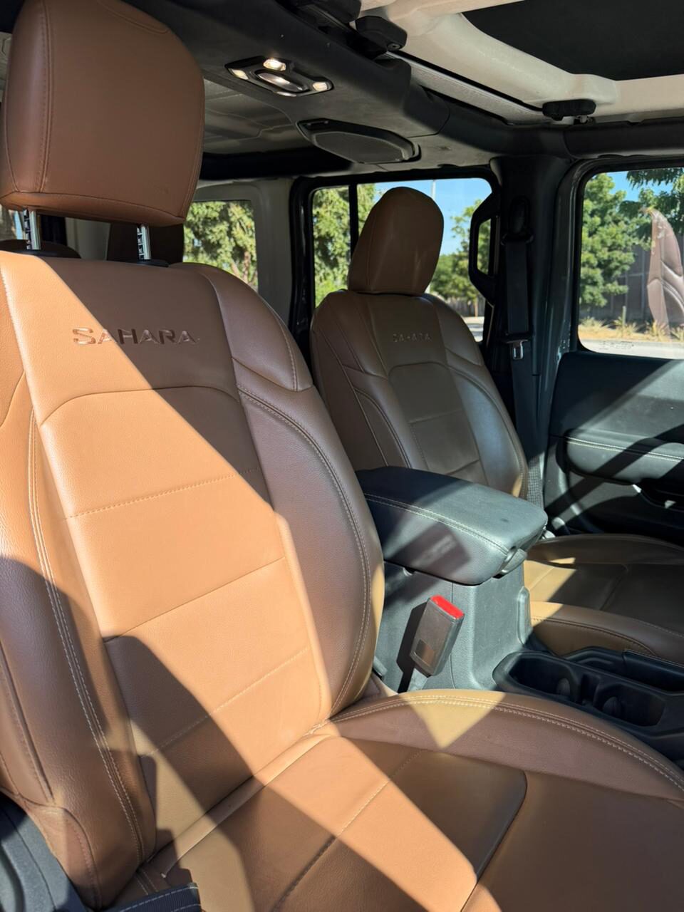 2023 Jeep Wrangler Sahara thumbnail 8
