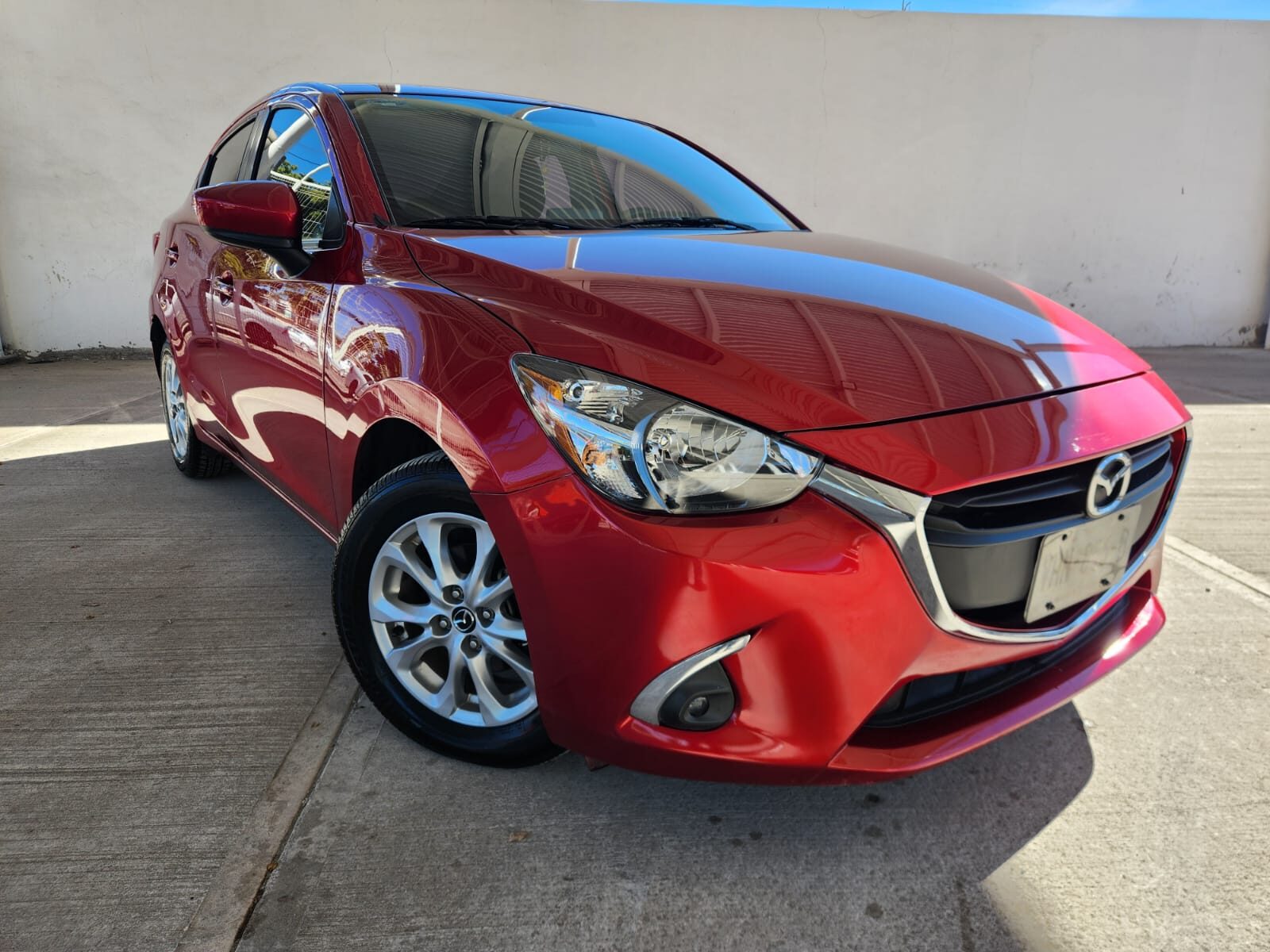2019 Mazda 2 i Touring thumbnail 3