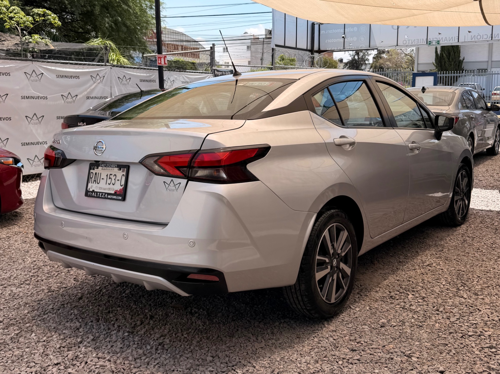 2020 Nissan Versa Advance Mt  miniatura 4