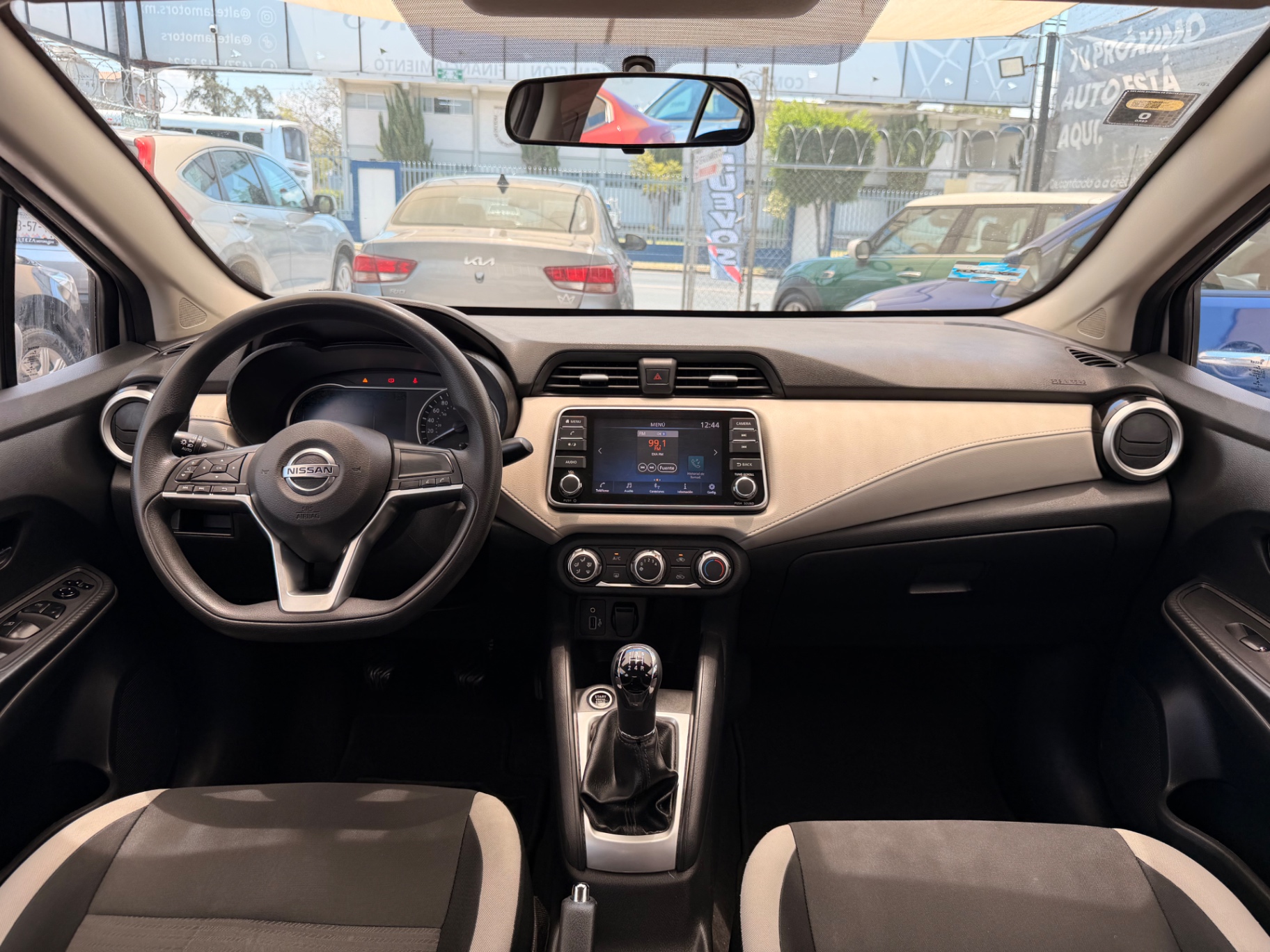 2020 Nissan Versa Advance Mt  miniatura 8