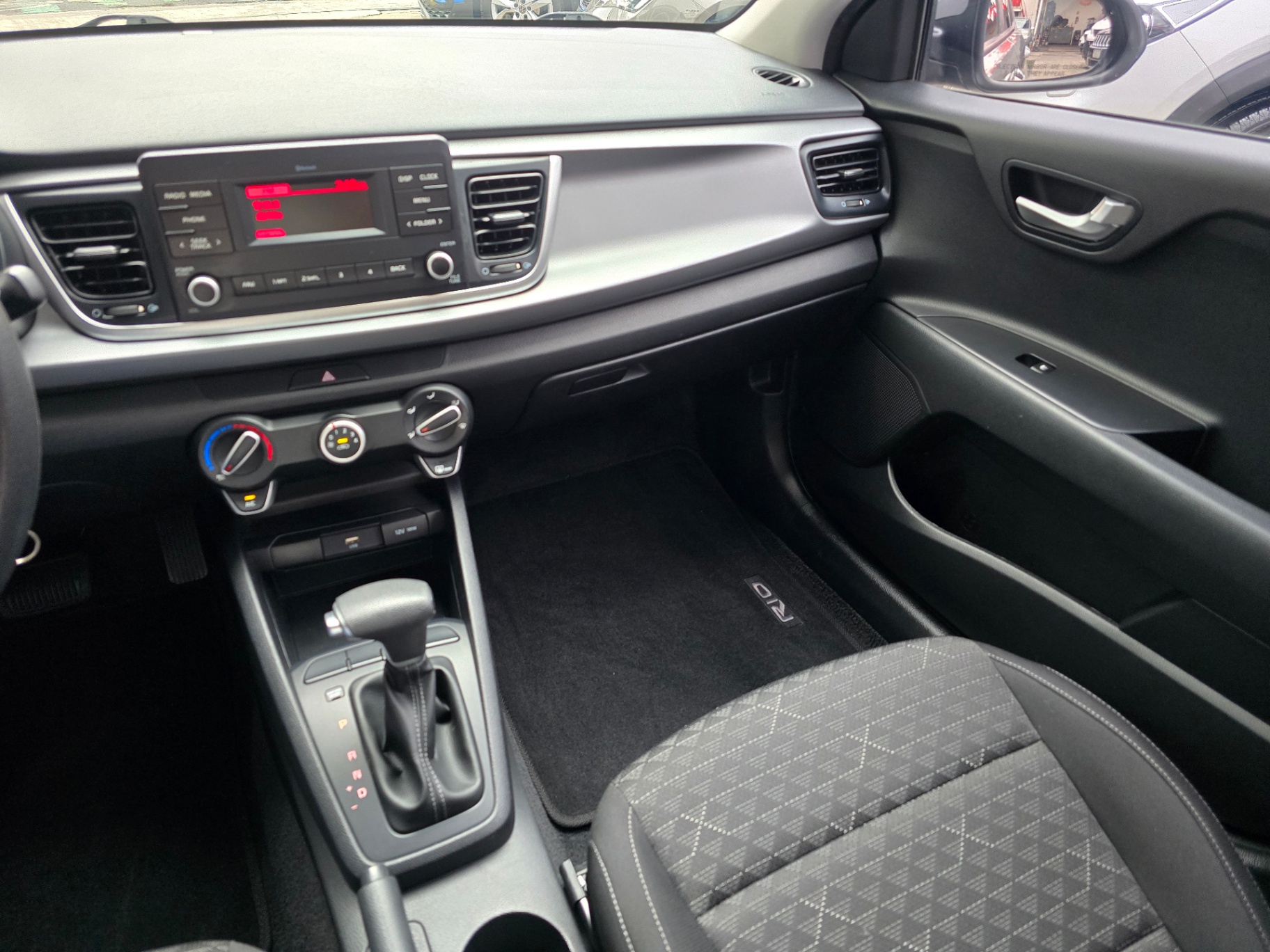 Kia Rio Sedán - imagen 8