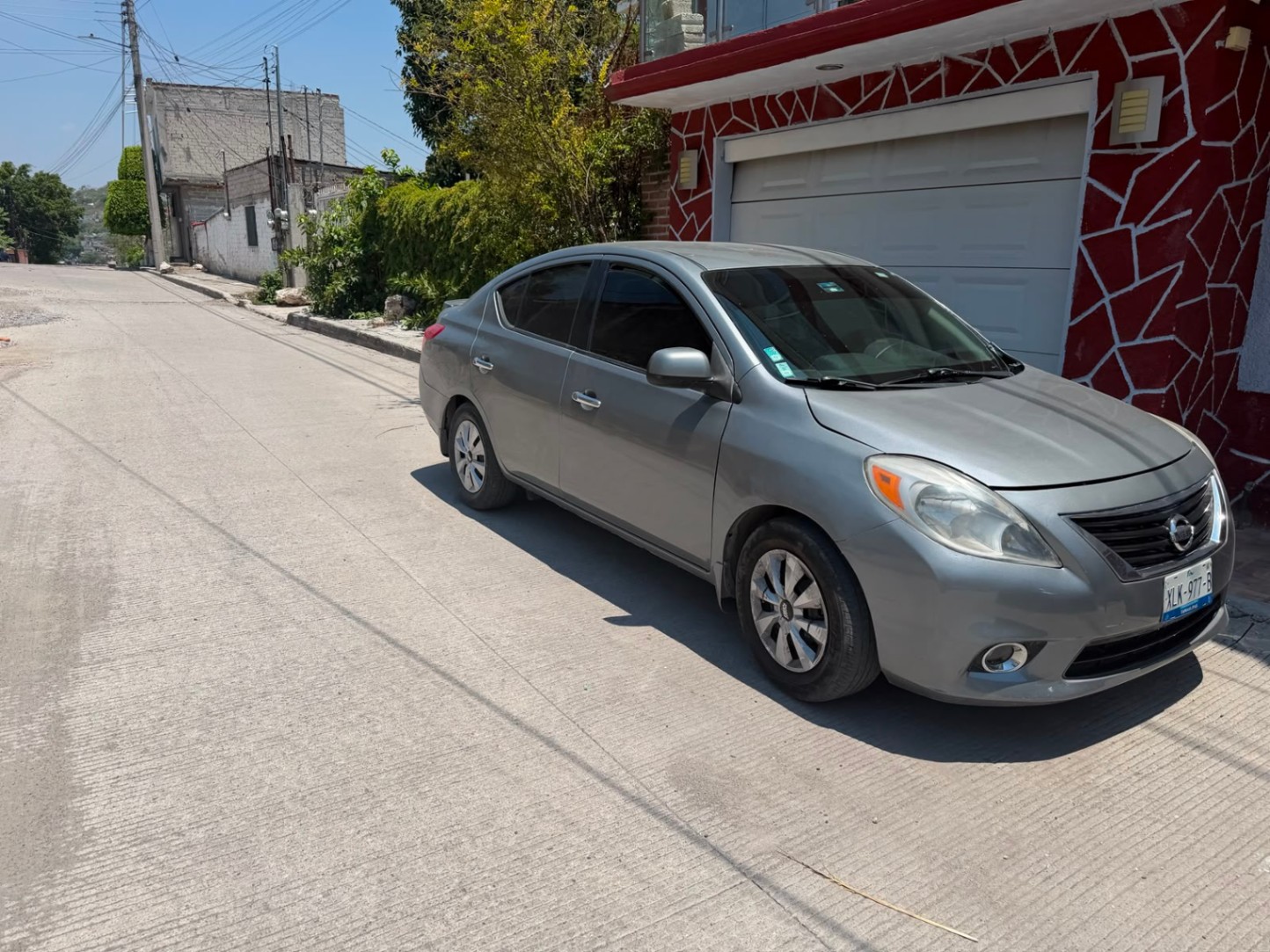 Nissan Versa 2013 thumbnail 2
