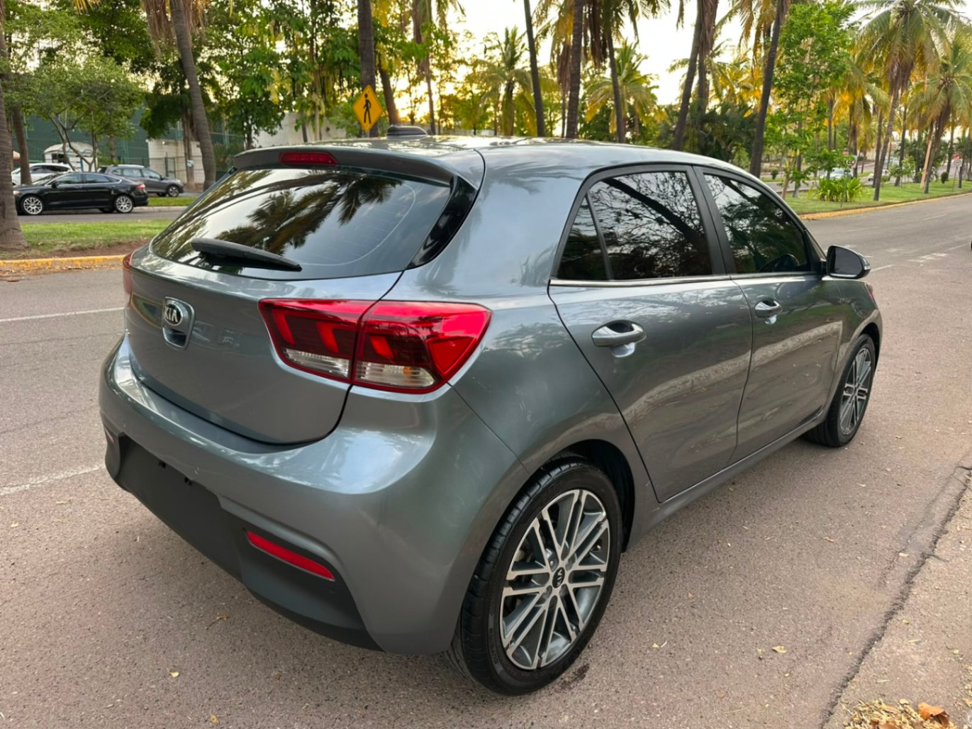 2018 Kia RIO EX PACK thumbnail 2