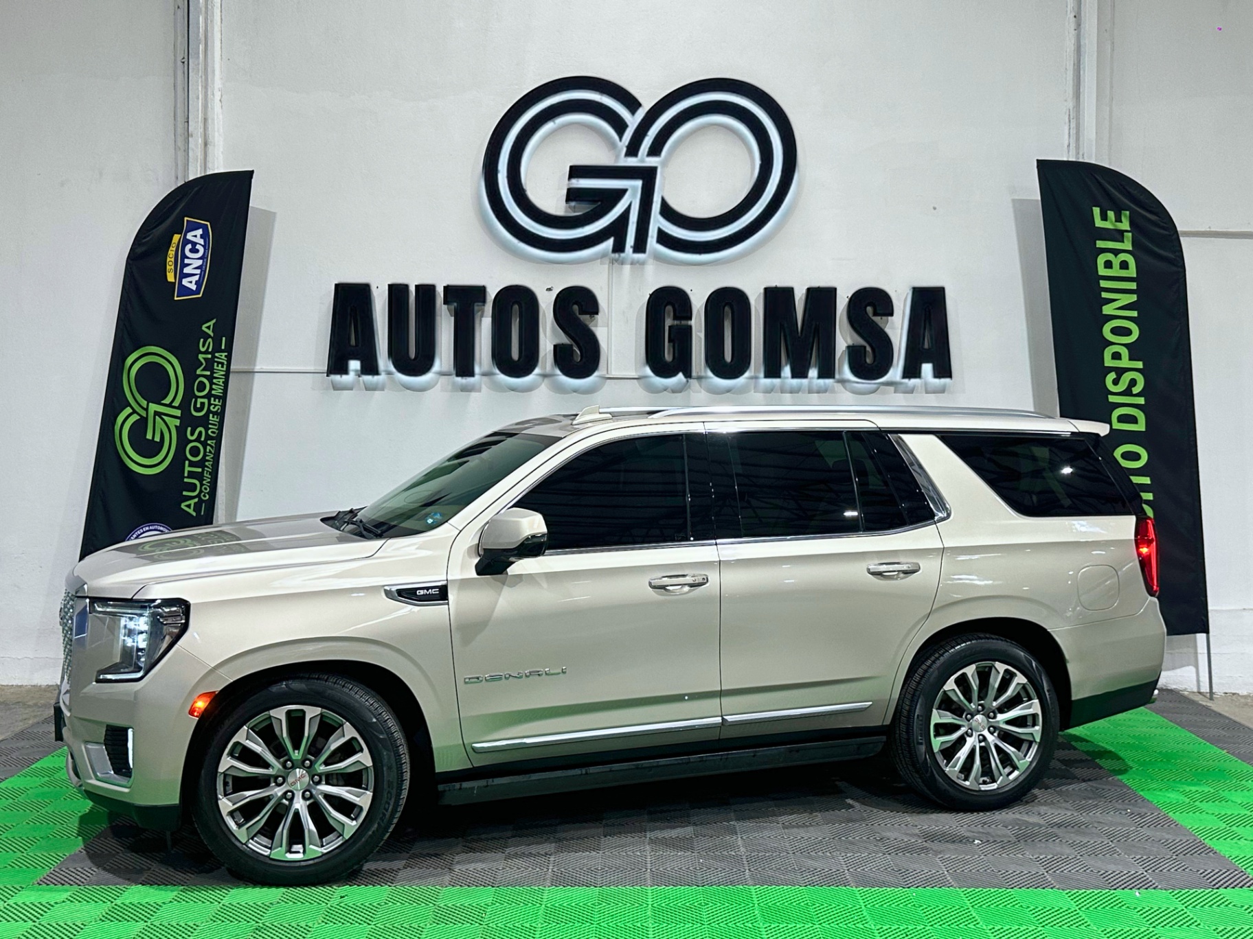 GMC Yukon Denali 2021 seminuevo en Monterrey — $899,900 — foto 1