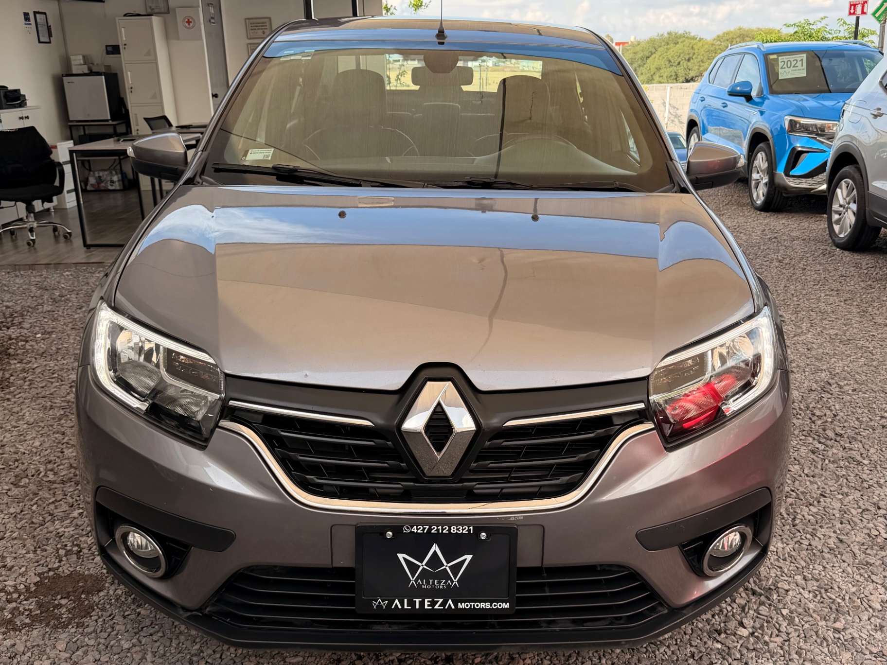 2023 Renault Logan Intens Aut miniatura 2