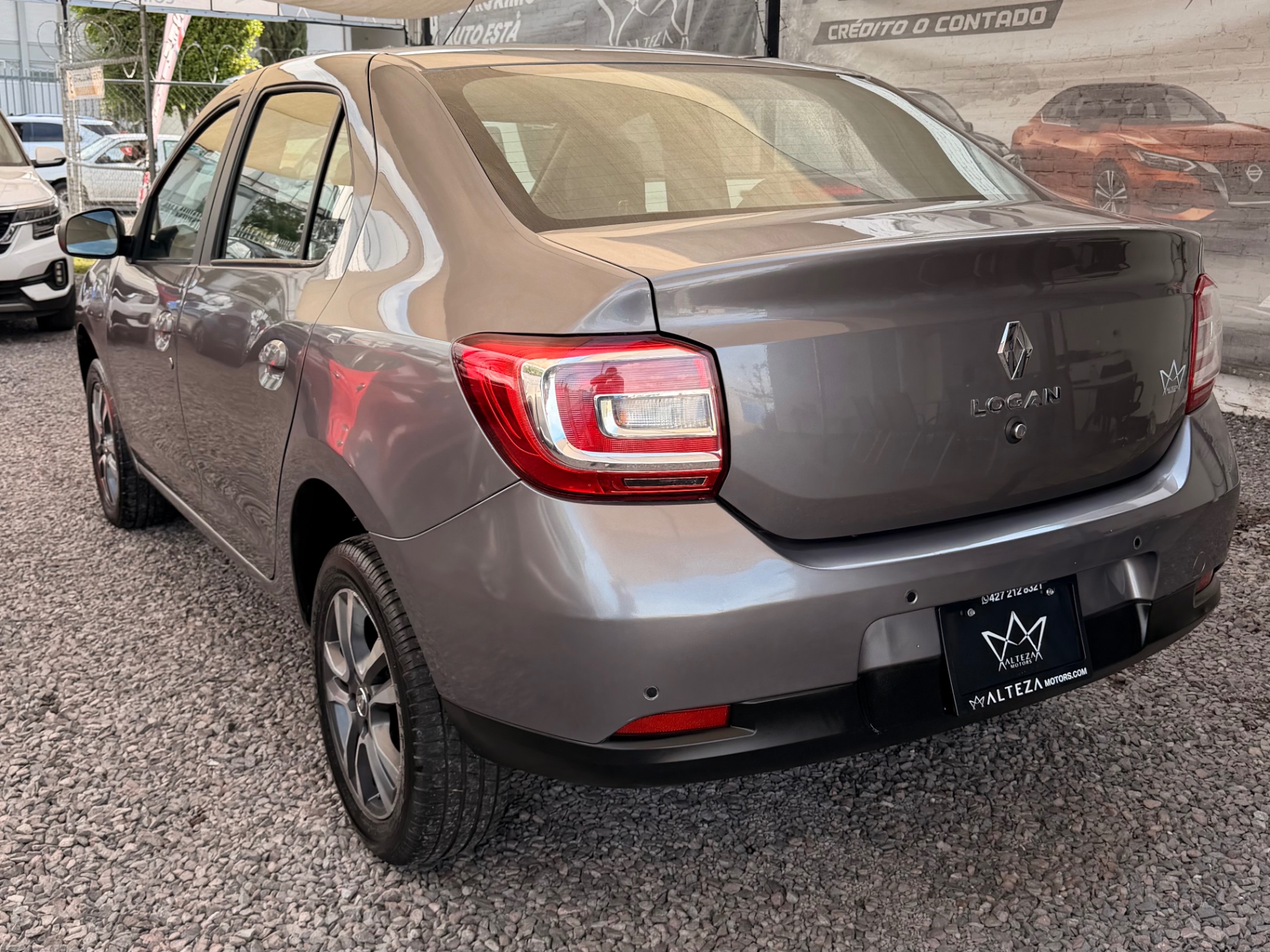 2023 Renault Logan Intens Aut miniatura 4