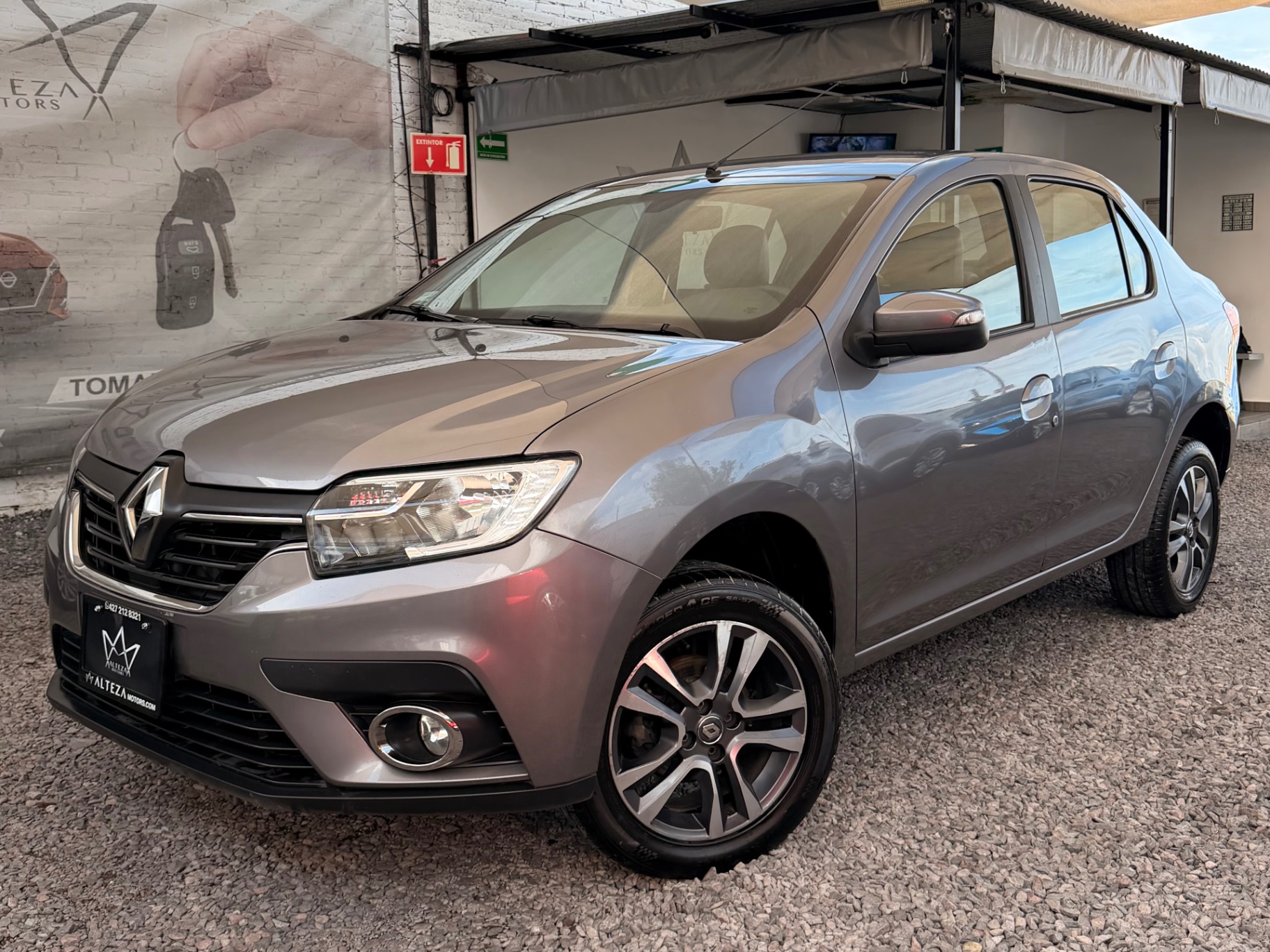 2023 Renault Logan Intens Aut — imagen 1