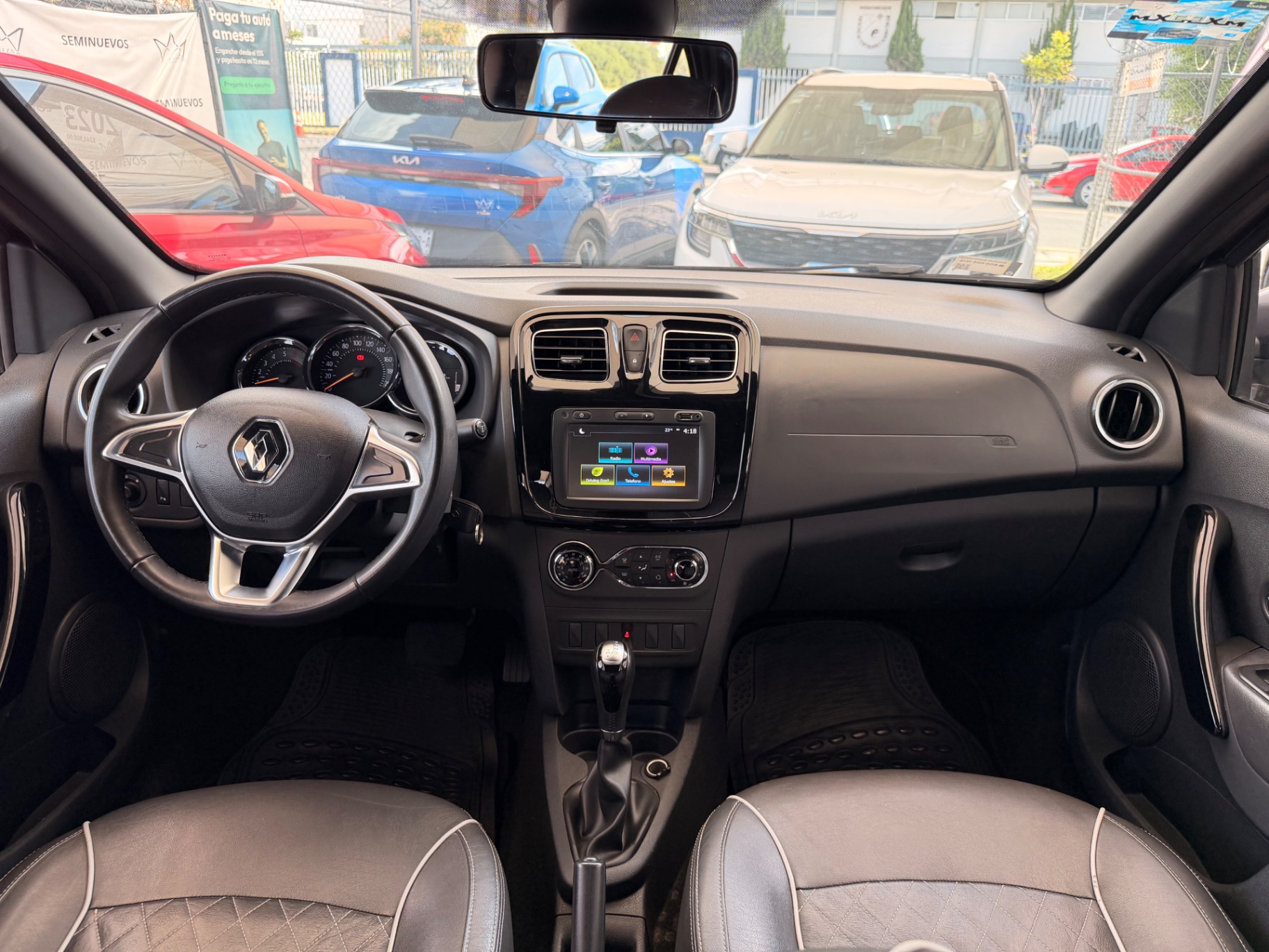 2023 Renault Logan Intens Aut miniatura 7