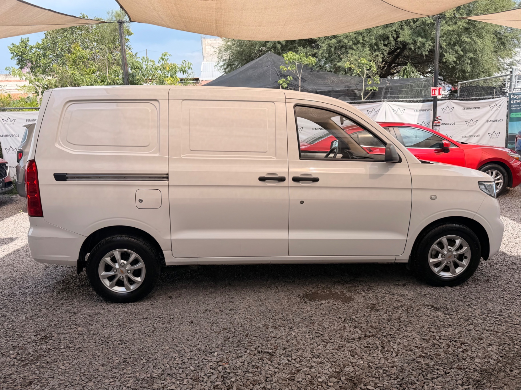 2024 Chevrolet Tornado Van APARTADO miniatura 3
