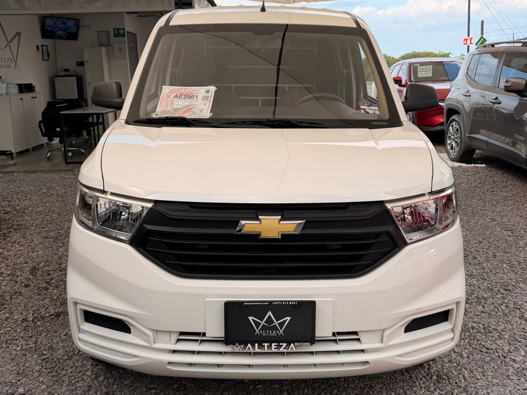 2024 Chevrolet Tornado Van APARTADO miniatura 2