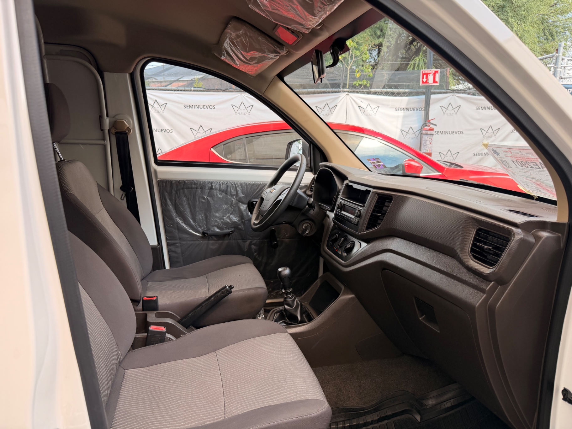 2024 Chevrolet Tornado Van APARTADO miniatura 8
