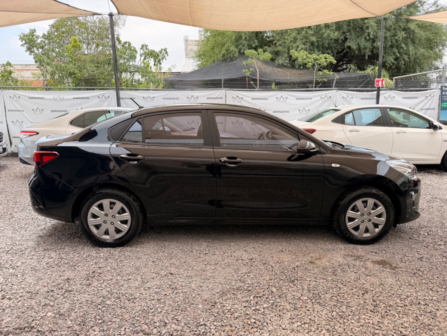 2022 Kia Rio Sedán L Mt miniatura 3