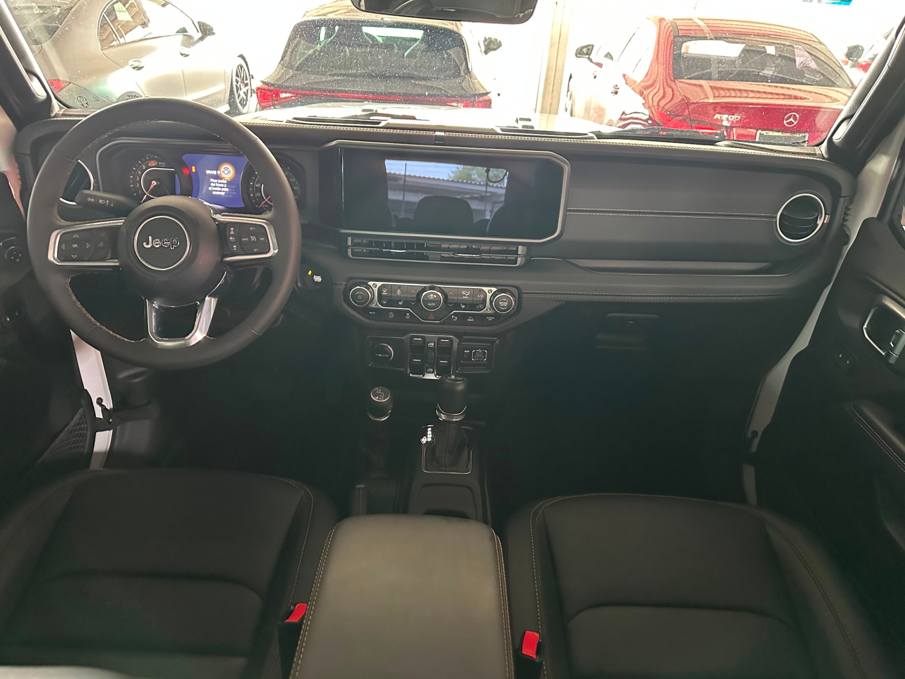 2024 Jeep SAHARA thumbnail 5