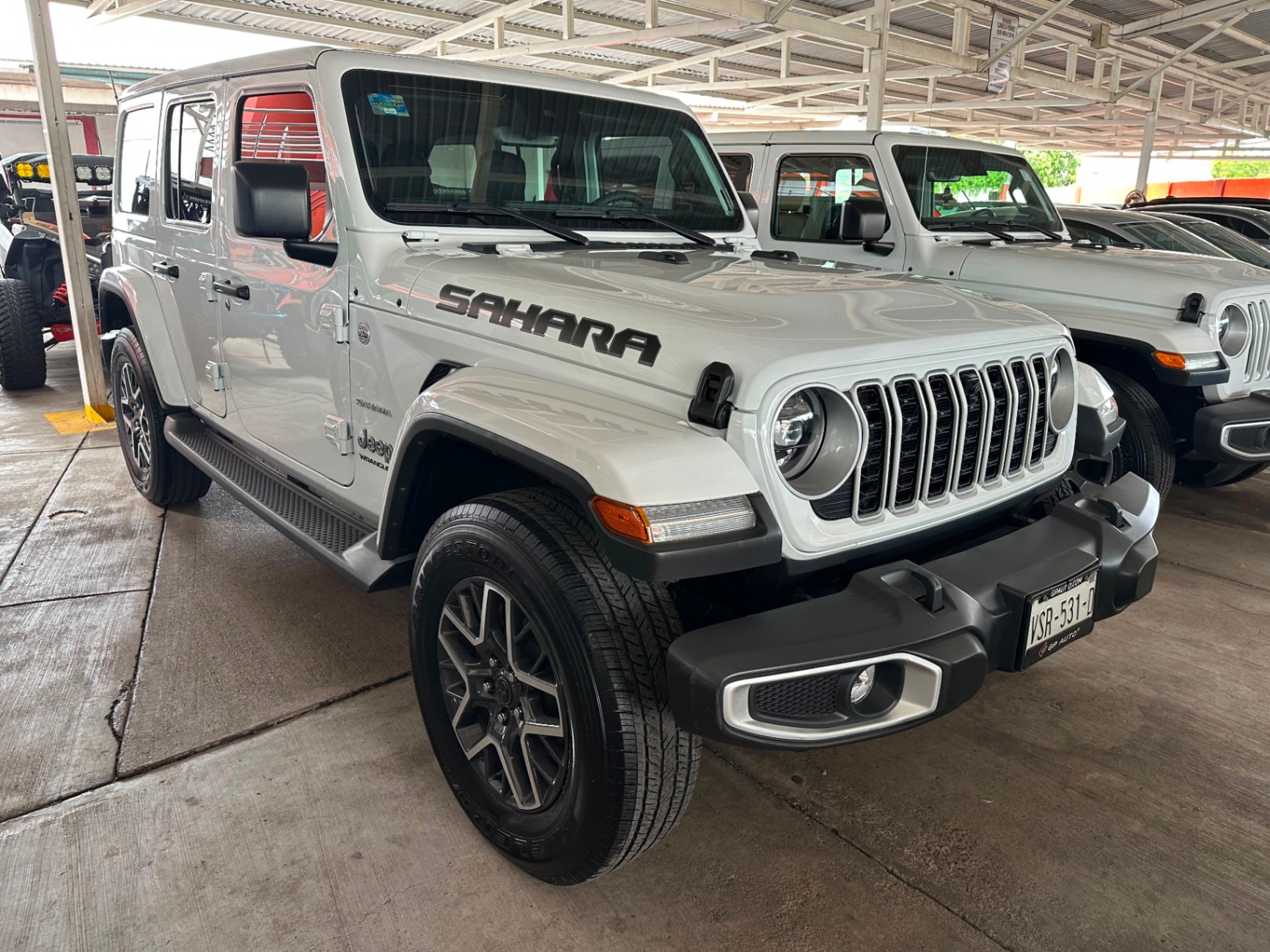 2024 Jeep SAHARA thumbnail 2
