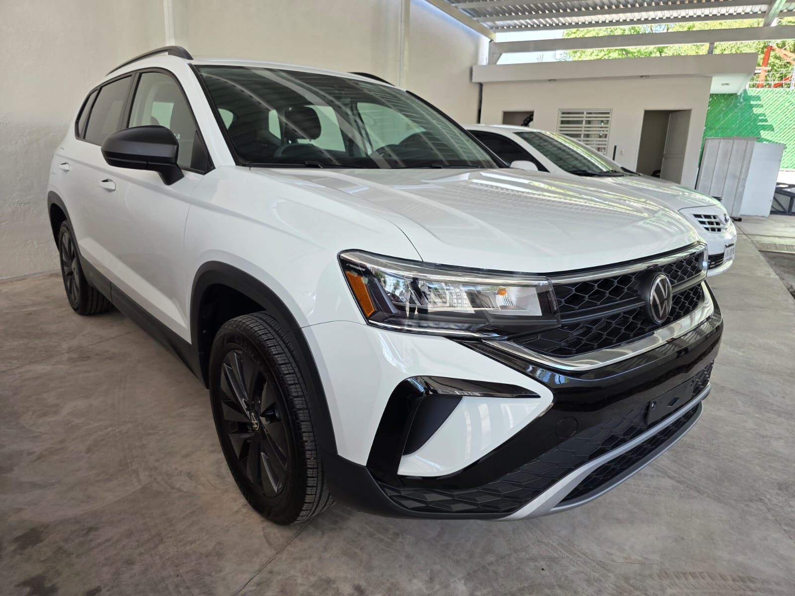 2023 Volkswagen Taos Trendline thumbnail 2