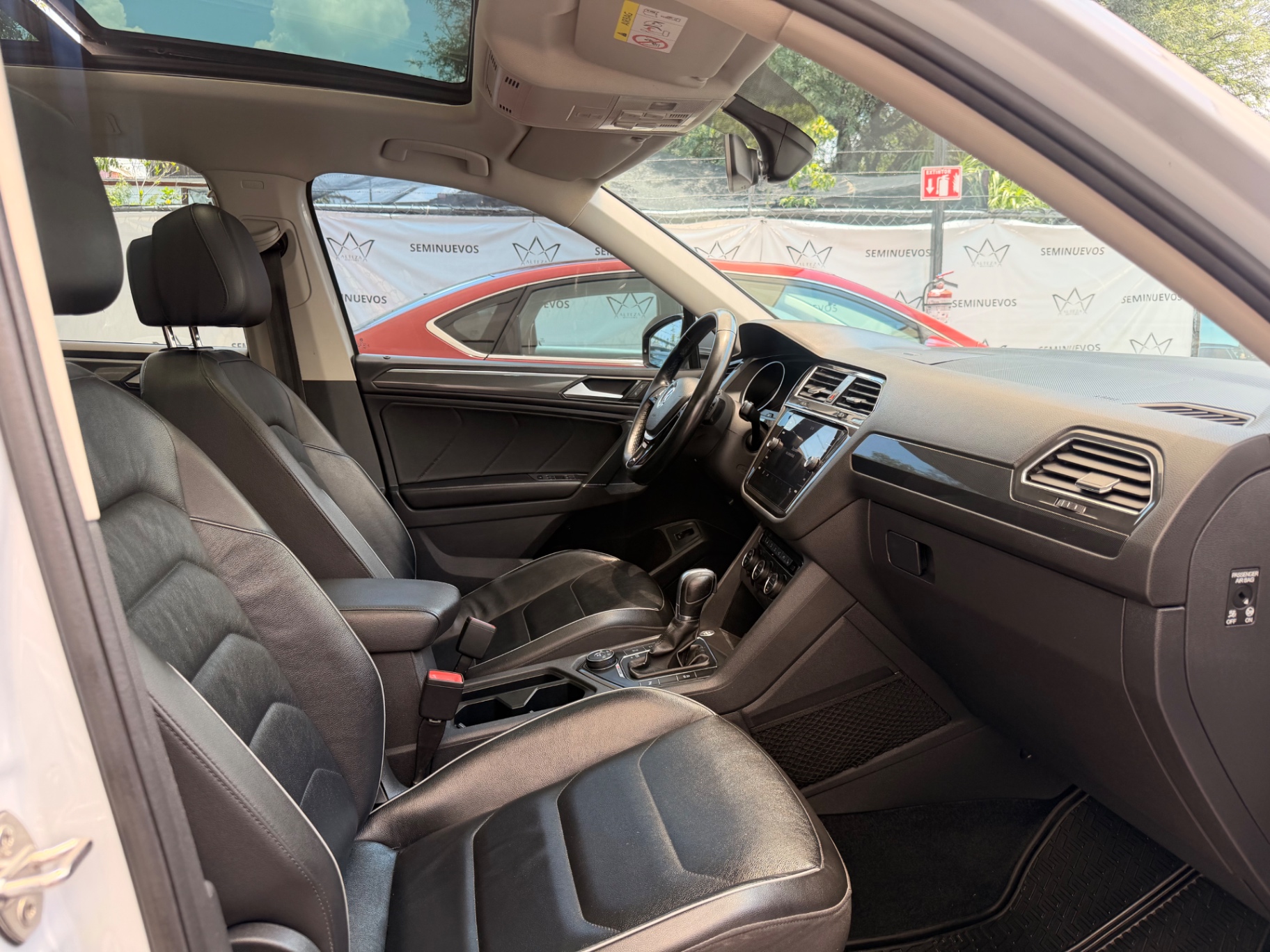2018 Volkswagen Tiguan APARTADO miniatura 8