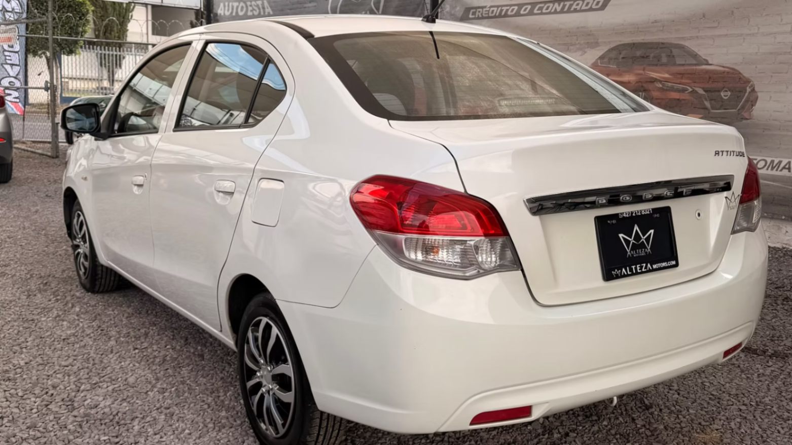 2017 Dodge Attitude SE At miniatura 7