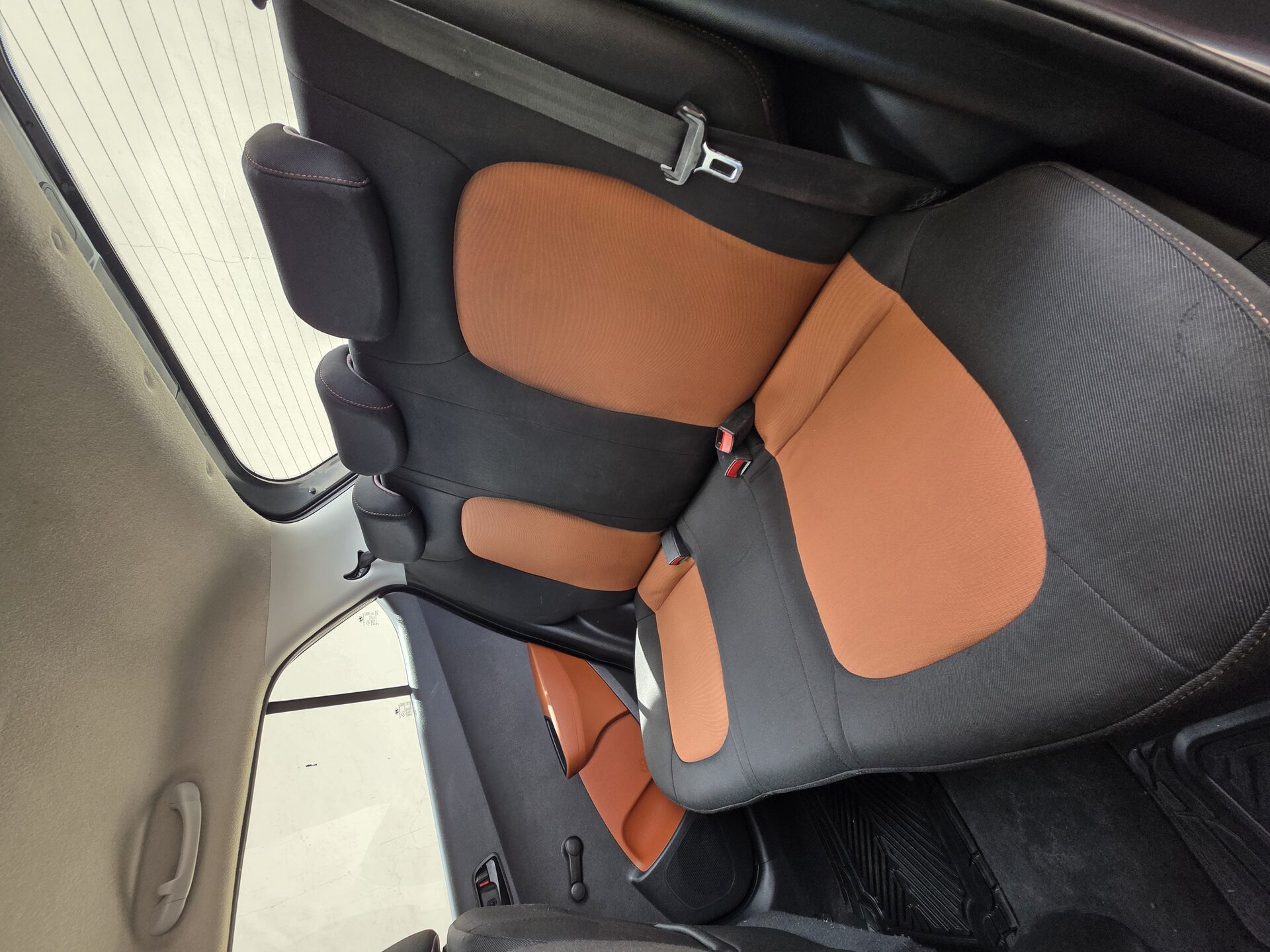 2020 Hyundai Grand i10 GL Mid thumbnail 3