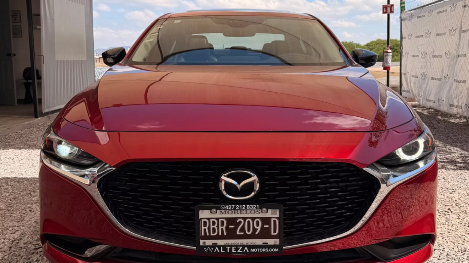 2023 Mazda 3 Sedán Signature miniatura 2