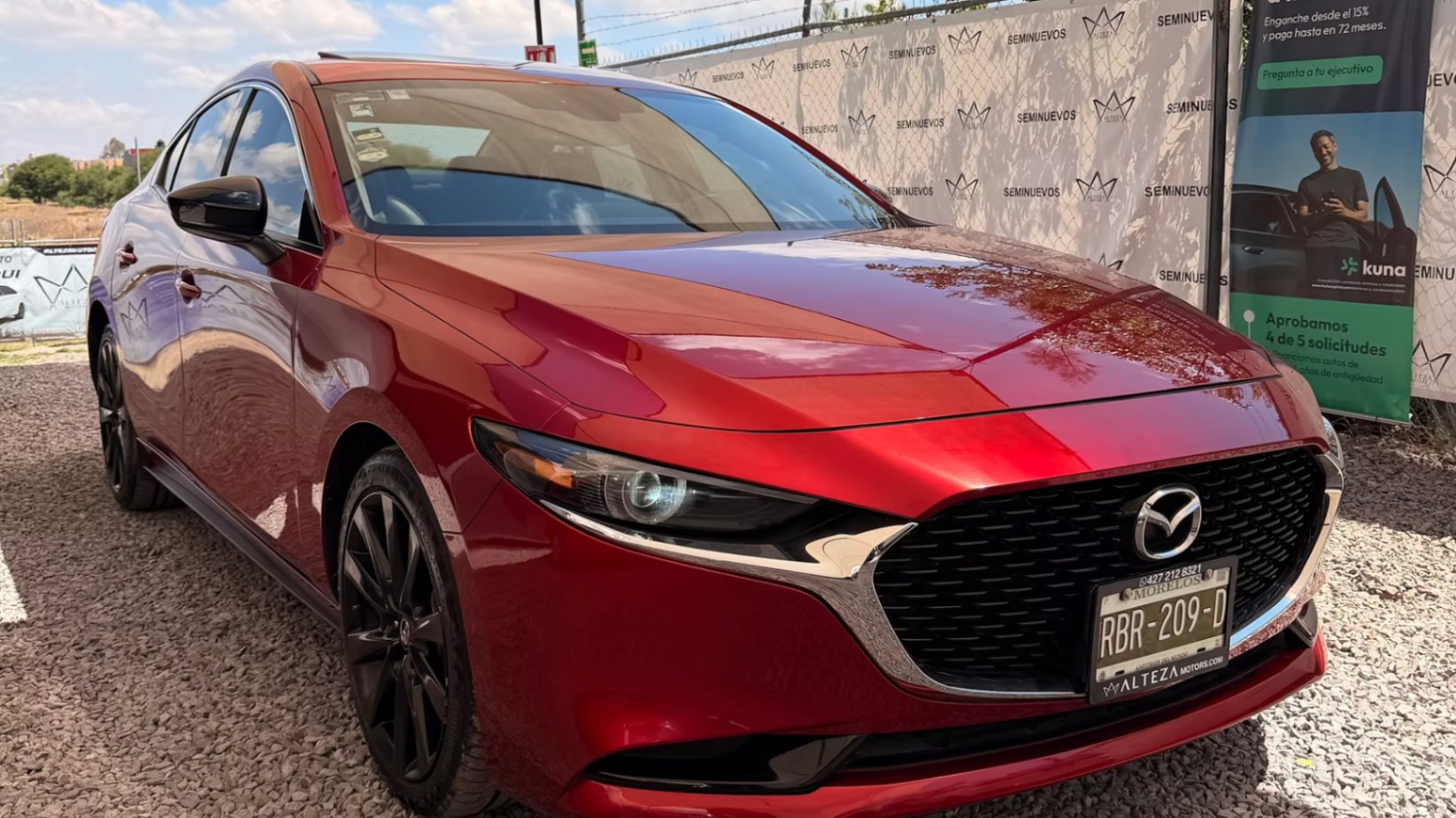 2023 Mazda 3 Sedán Signature miniatura 3