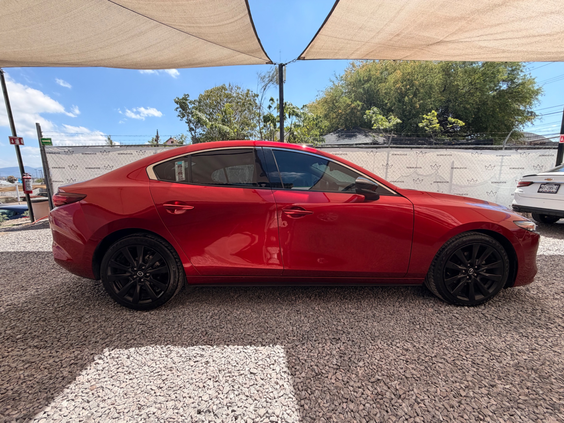 2023 Mazda 3 Sedán Signature miniatura 3