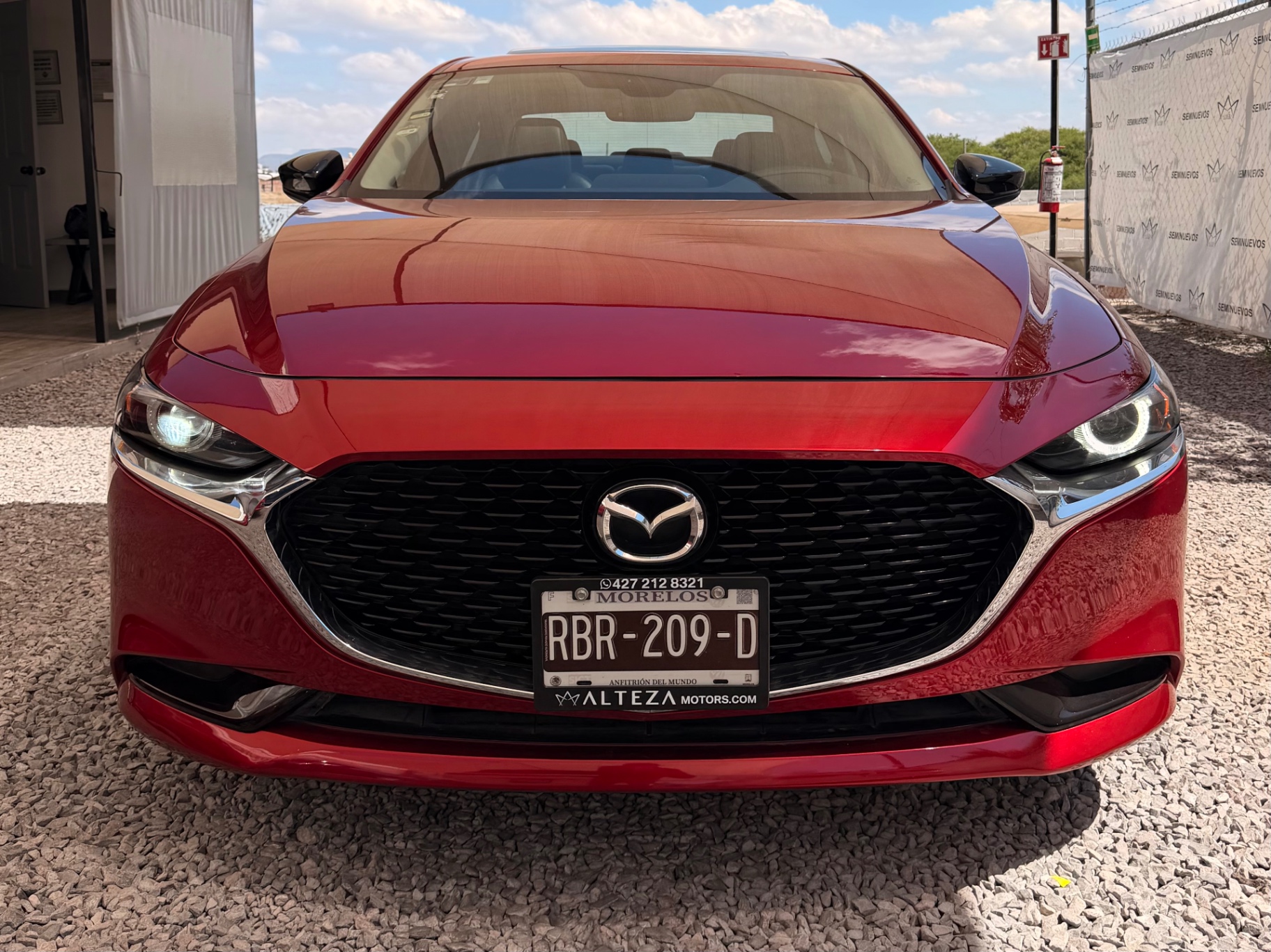 2023 Mazda 3 Sedán Signature miniatura 2