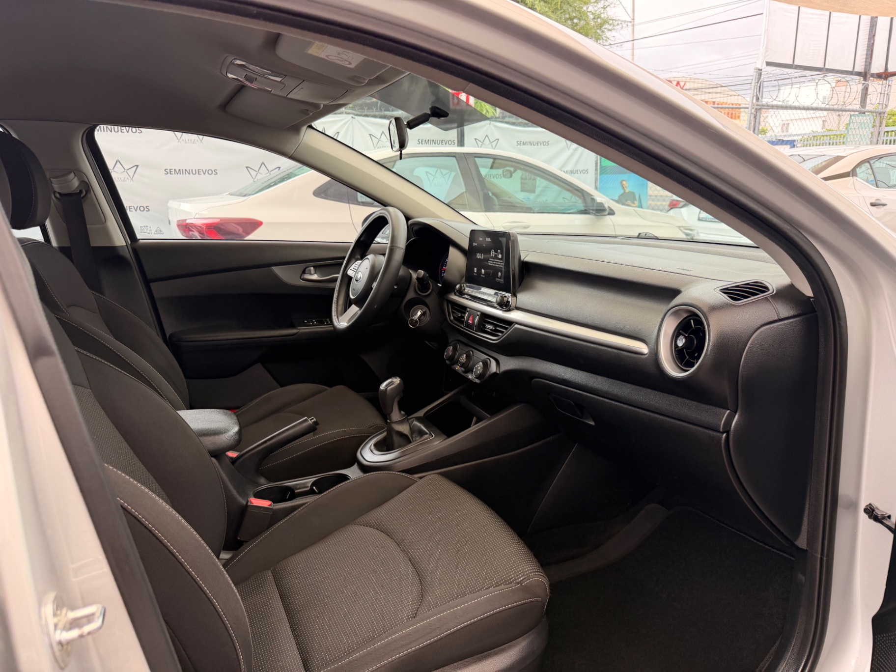 2019 Kia Forte L Mt miniatura 8