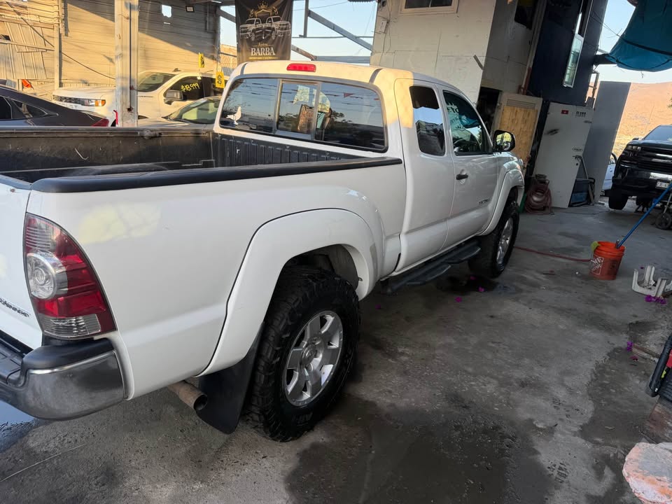 Toyota Tacoma 2013 thumbnail 3