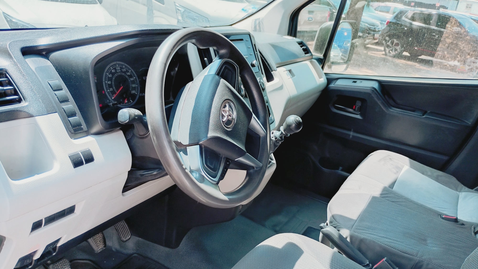 Toyota HIACE PANEL 2023 miniatura 6