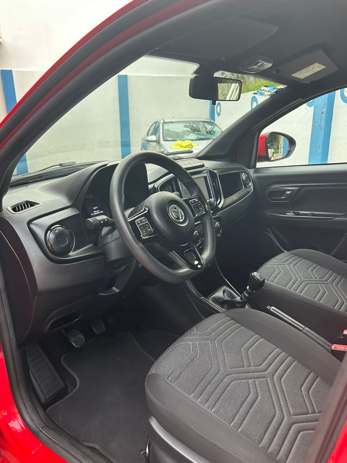 2023 RAM 700 Bighorn thumbnail 3
