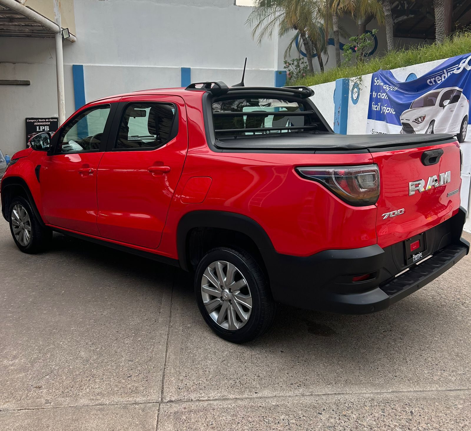 2023 RAM 700 Bighorn thumbnail 5