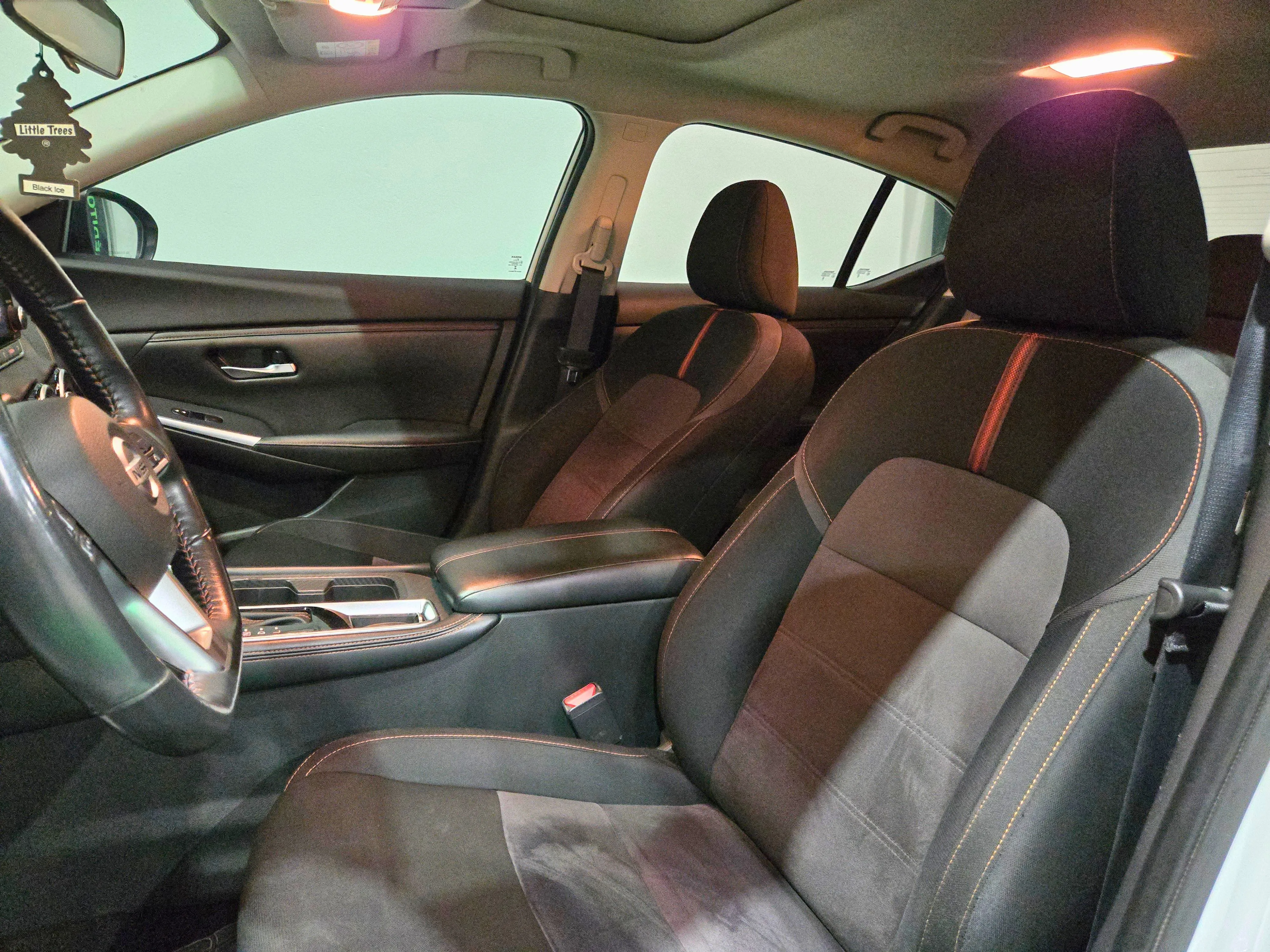 Nissan Sentra SR Bitono 2023 thumbnail 2