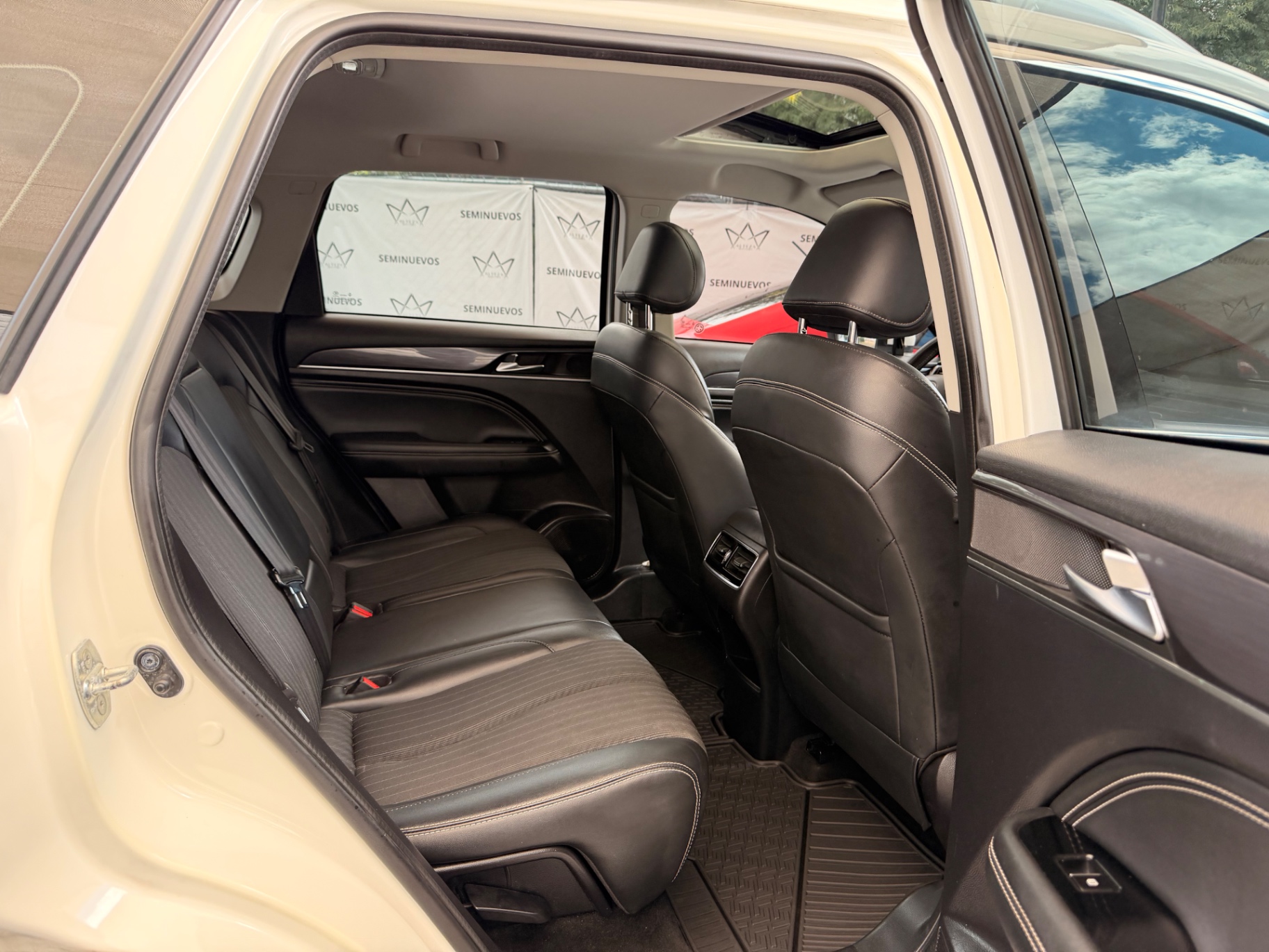 2022 Dodge Journey SXT miniatura 9