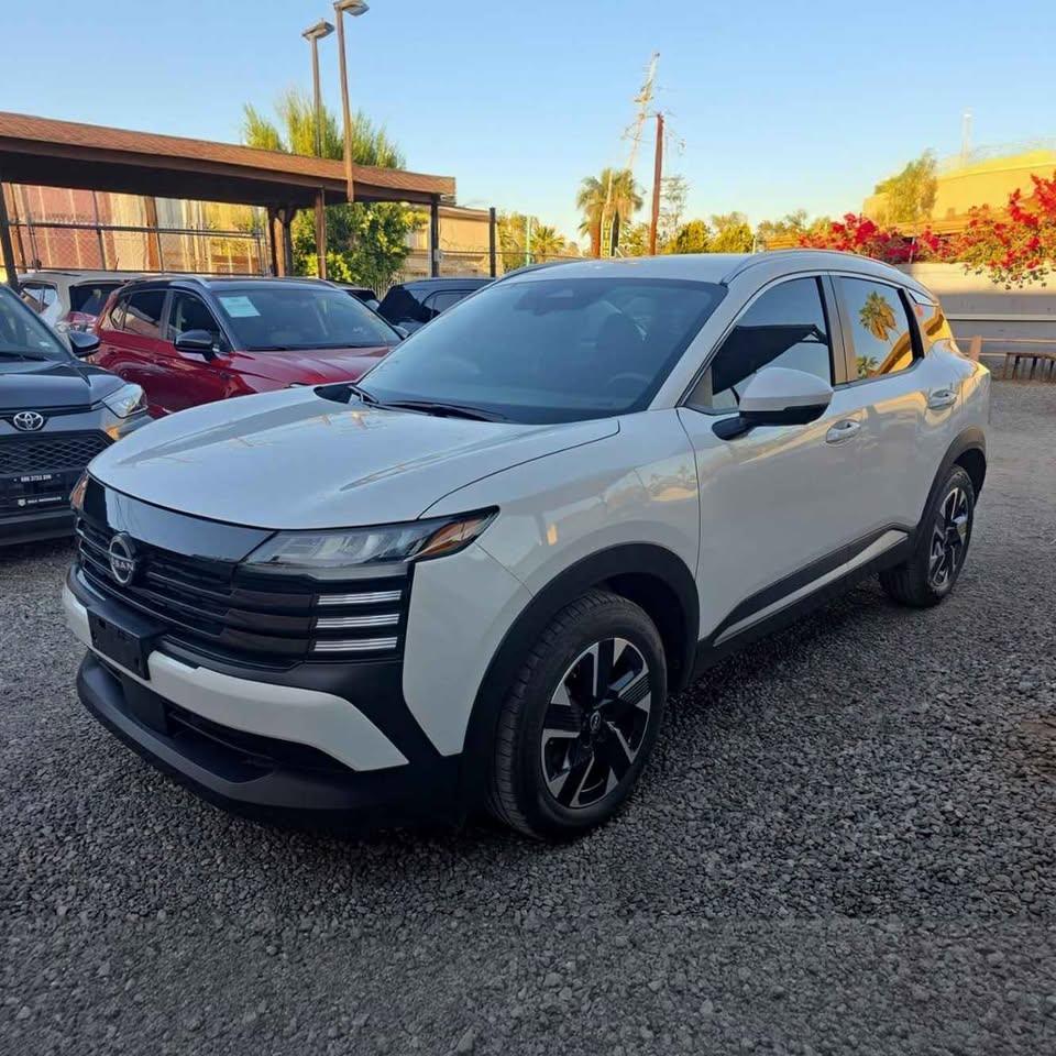 2025 Nissan Kicks foto 2